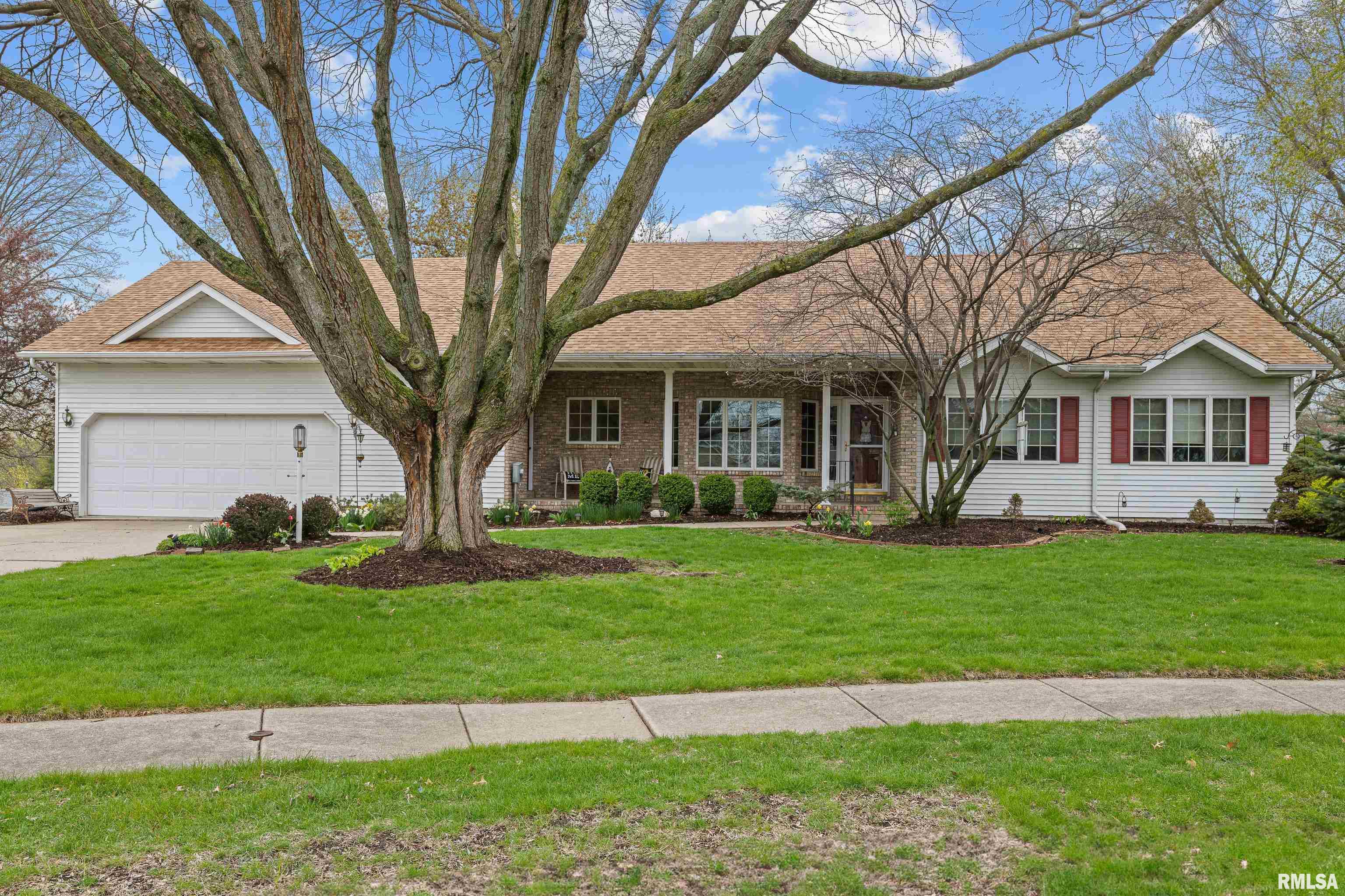 3232 FERNWOOD Court