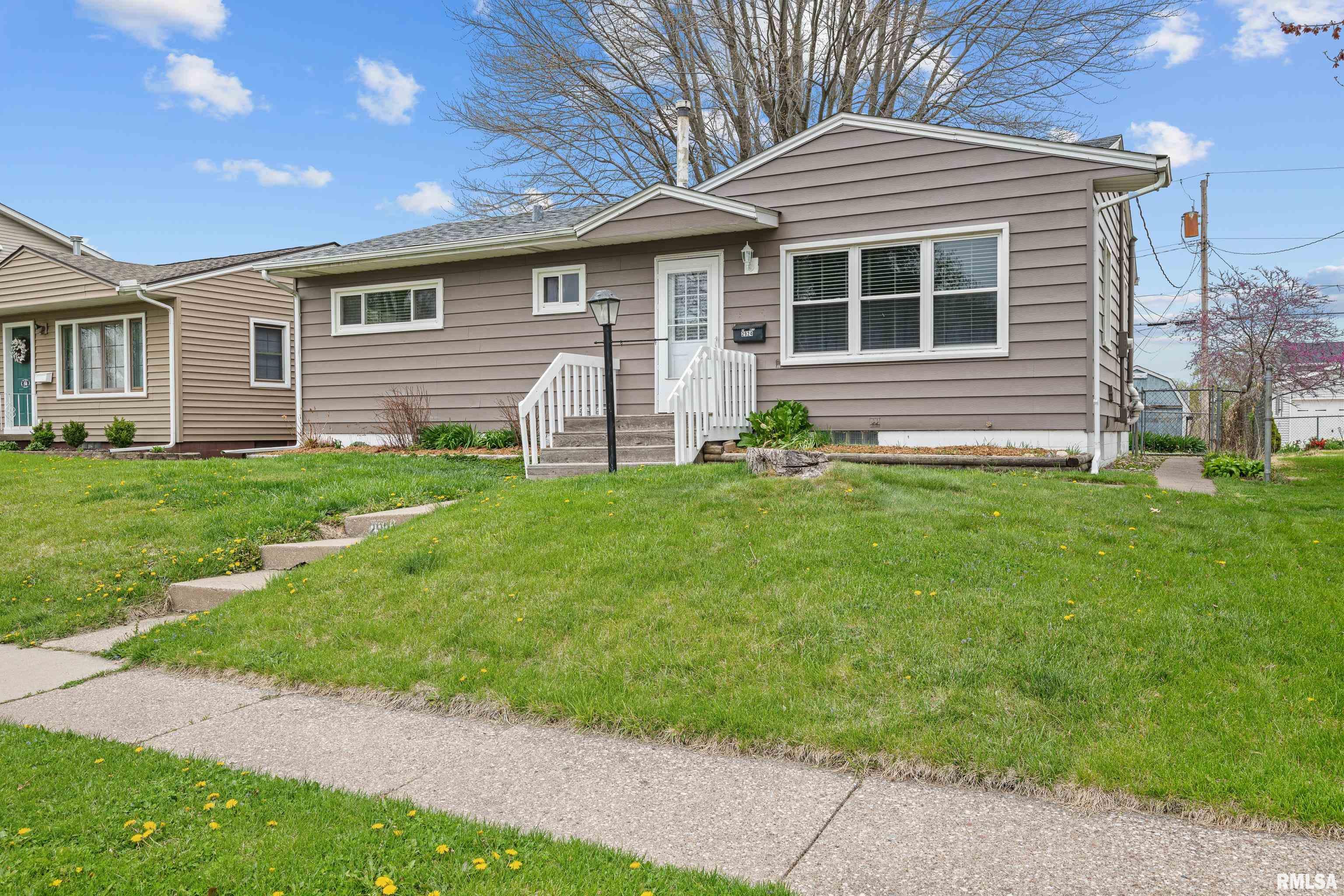 2924 Oak Street Property Photo 1