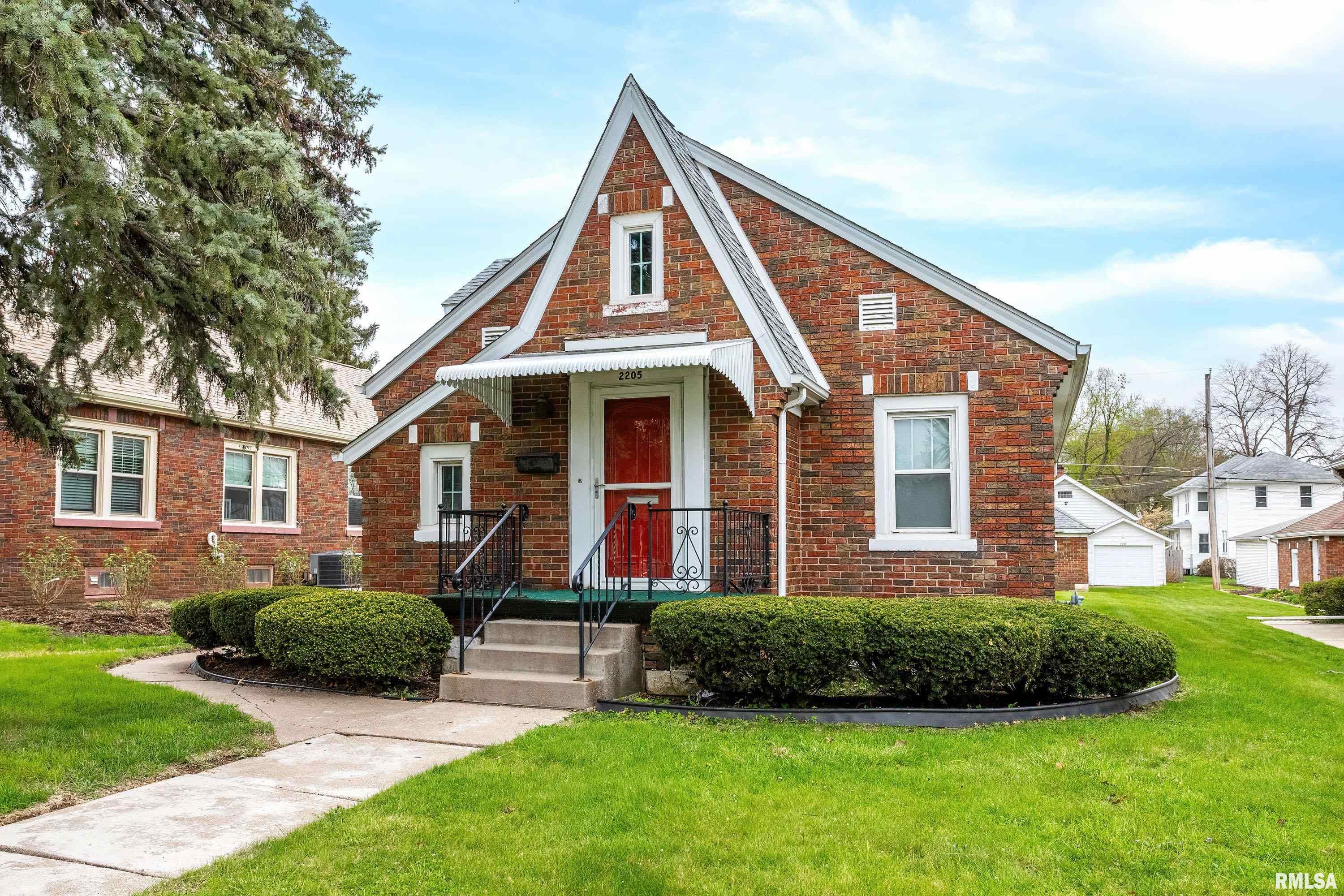 2205 E Lombard Street Property Photo