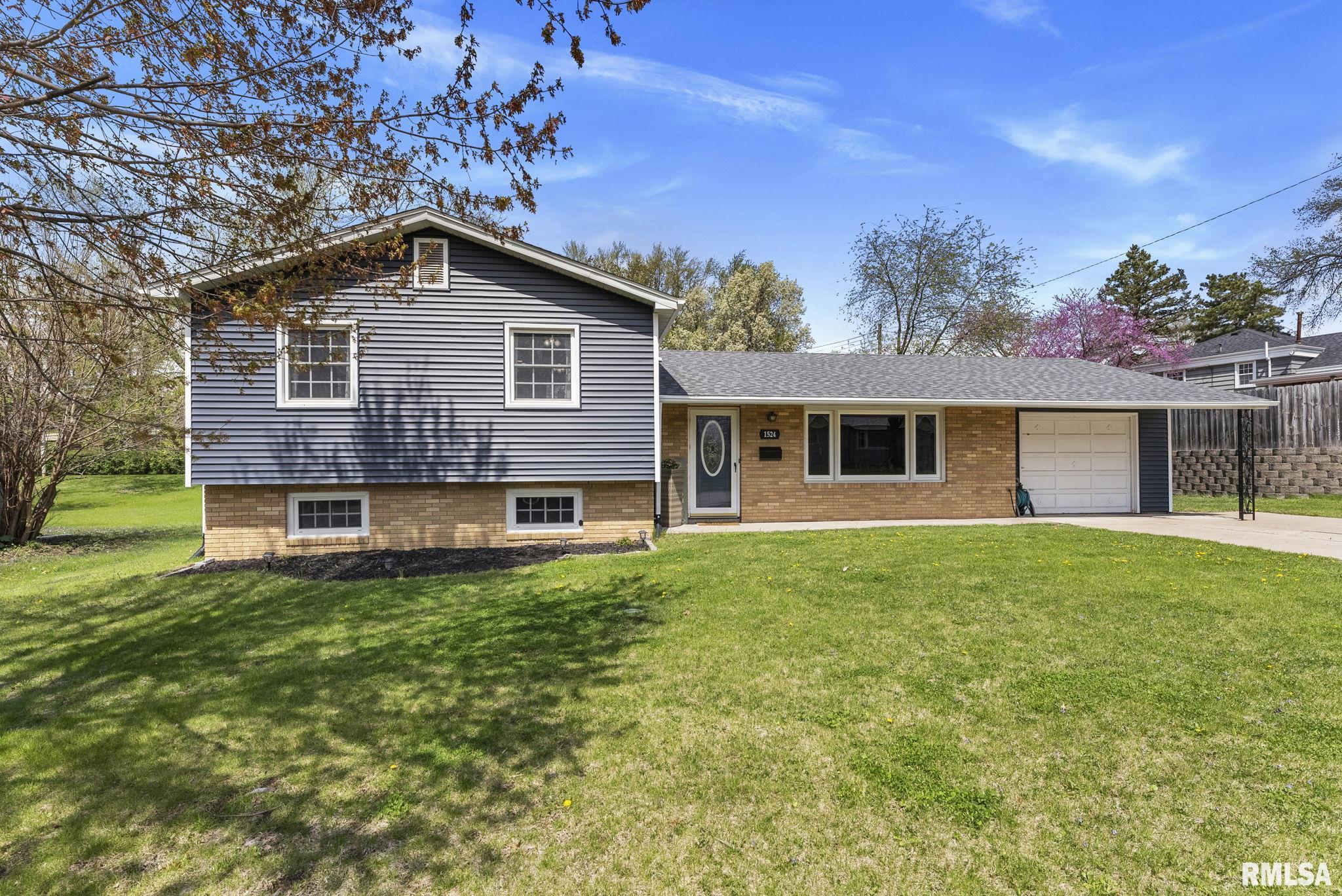 1524 Hickory Lane Property Photo 1
