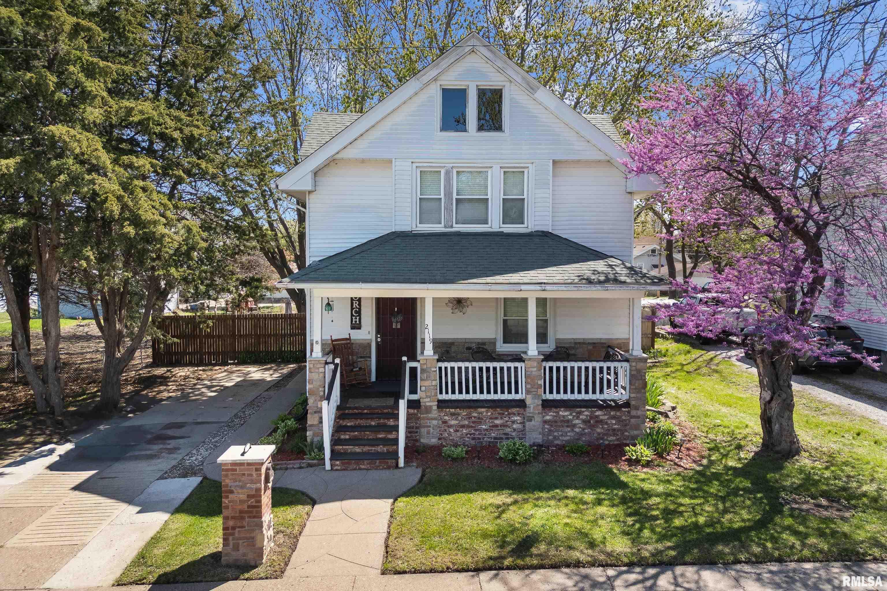 2119 N Division Street Property Photo 1