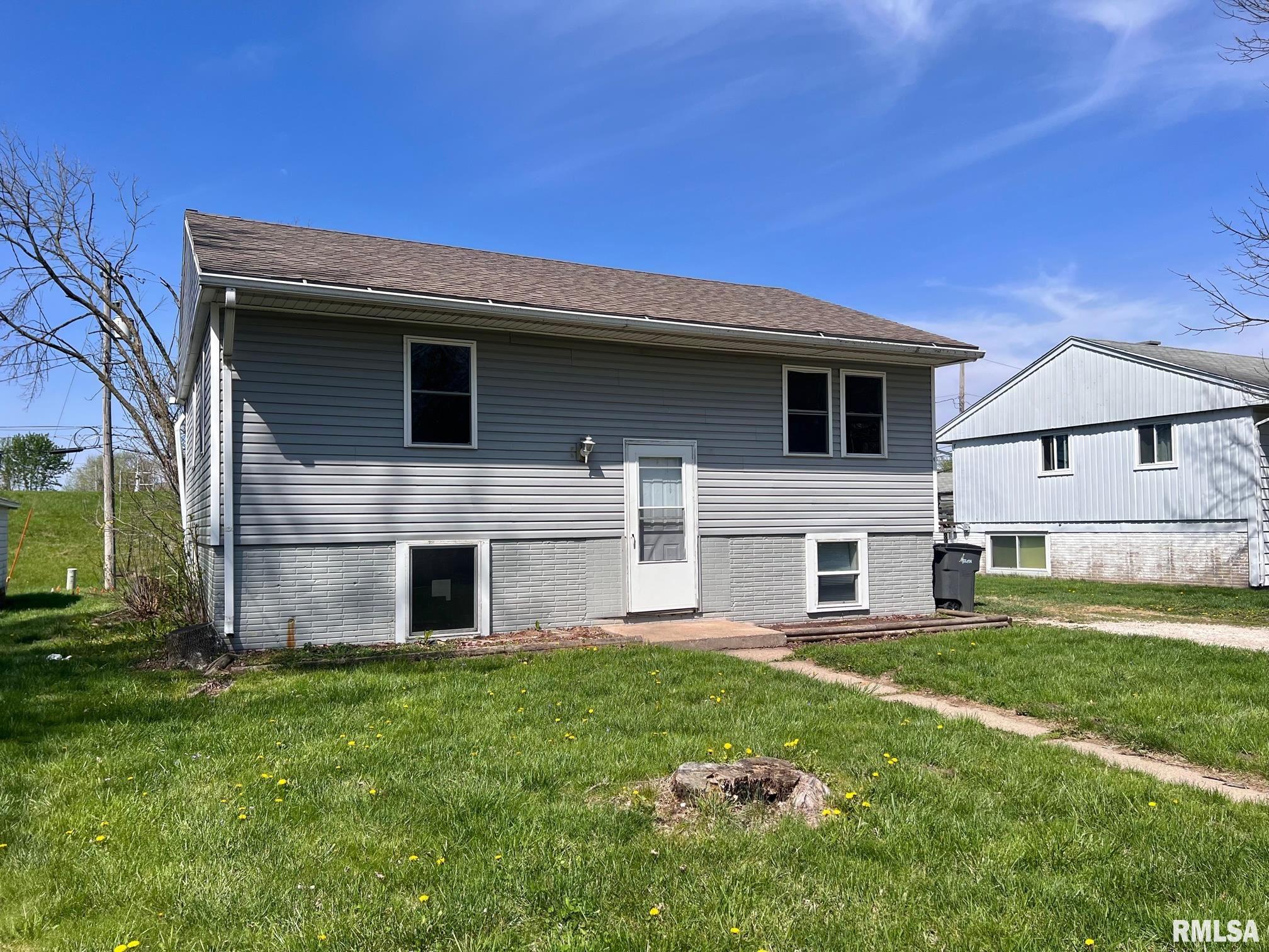 320 E 8th Street Property Photo