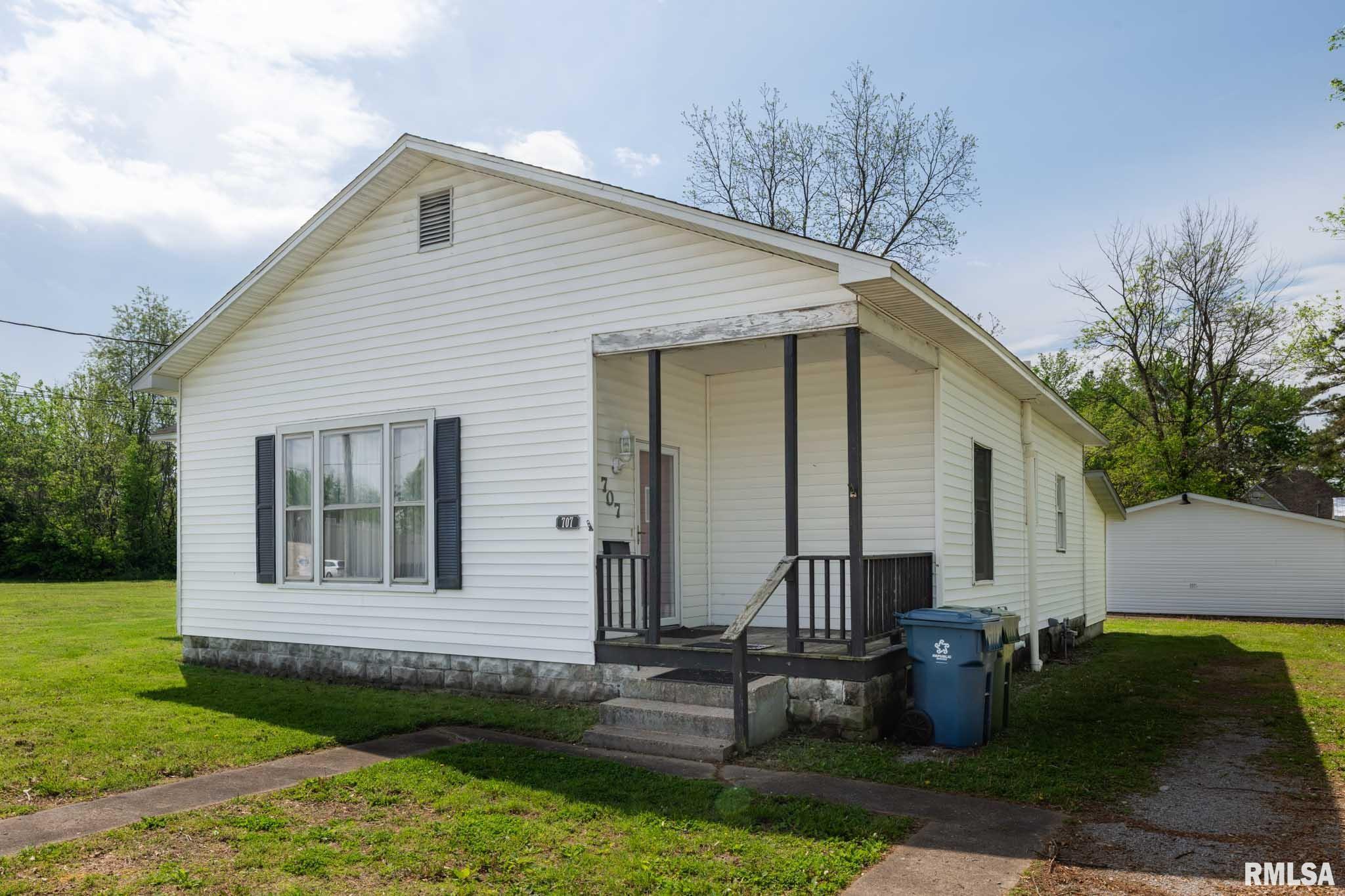 707 W Broadway Boulevard Property Photo 1