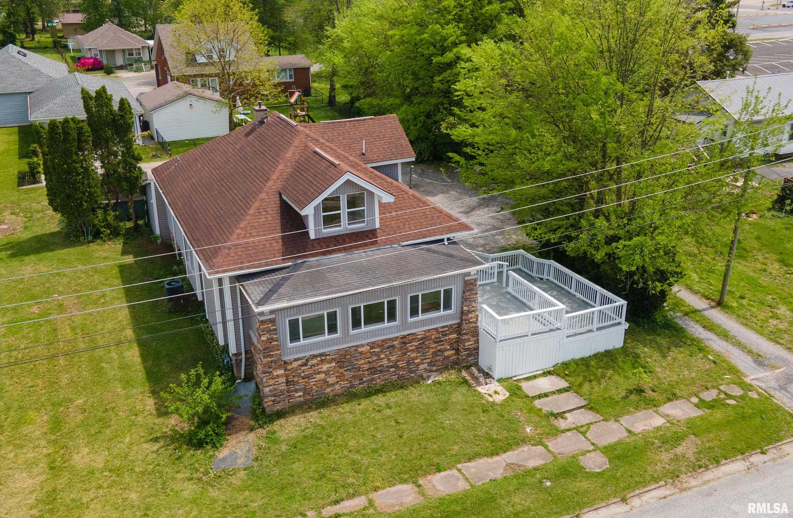 202 N Jackson Street Property Photo 1