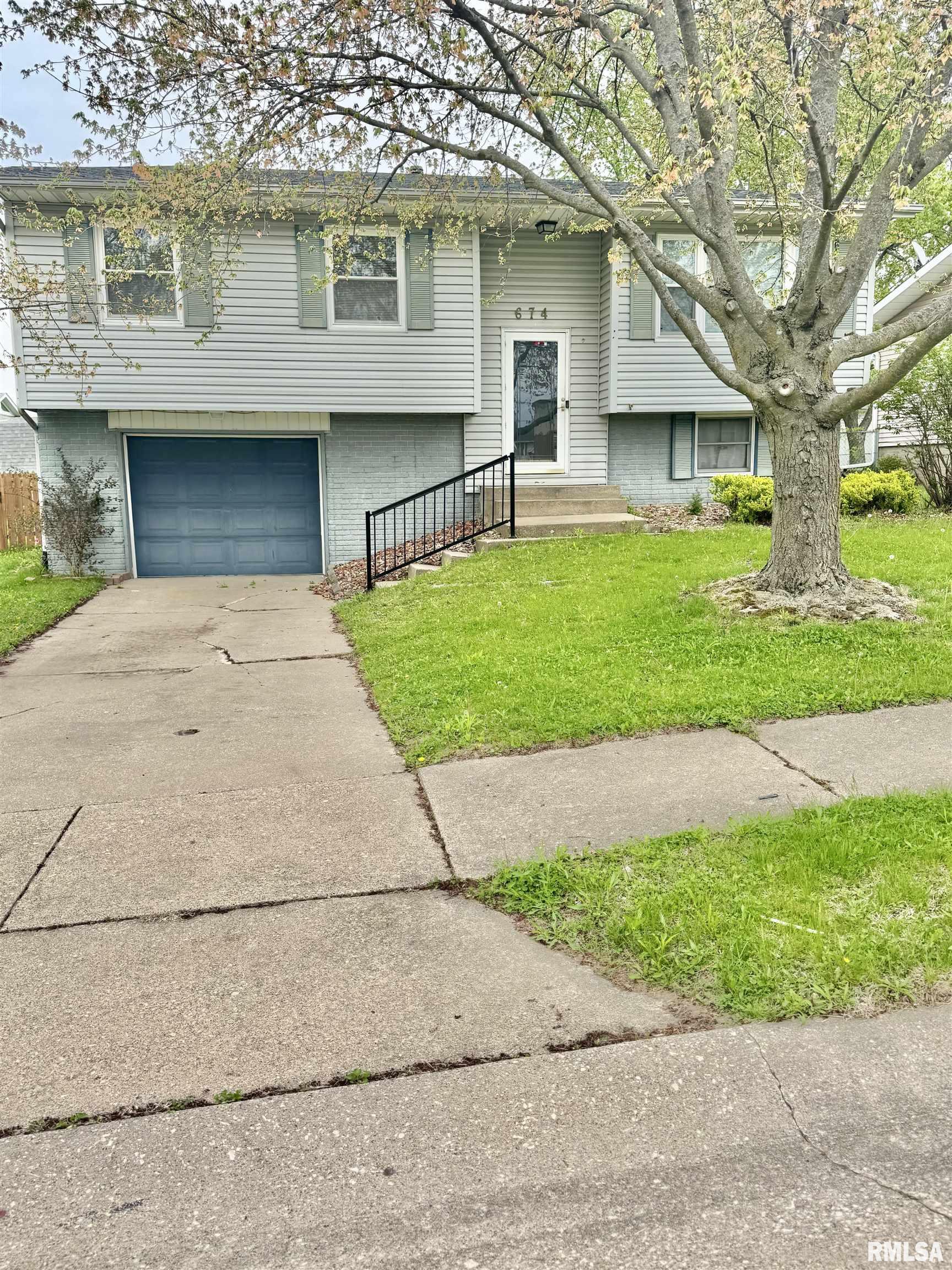 674 W 64th Street Property Photo 1
