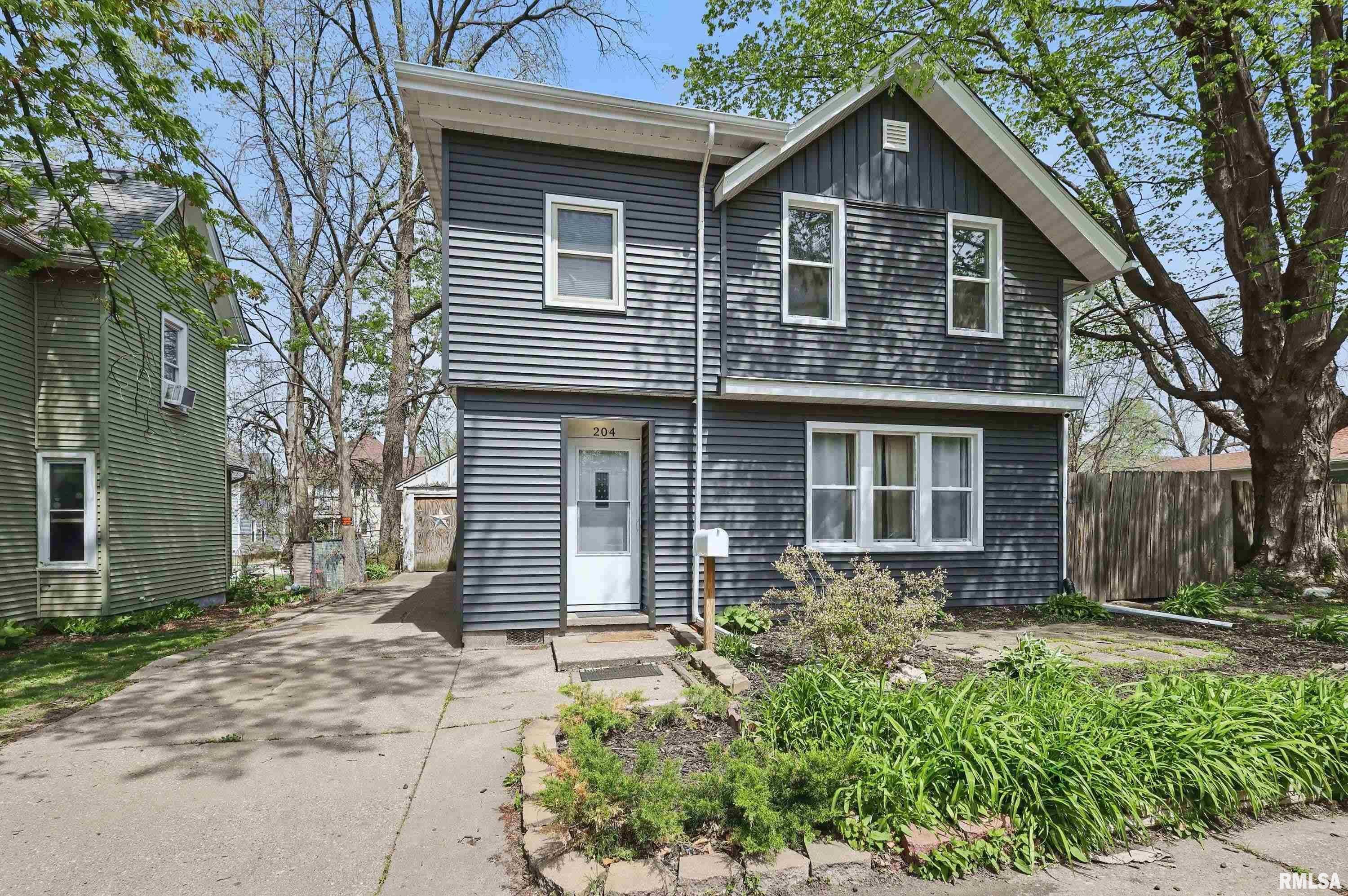 204 E 18th Street Property Photo 1