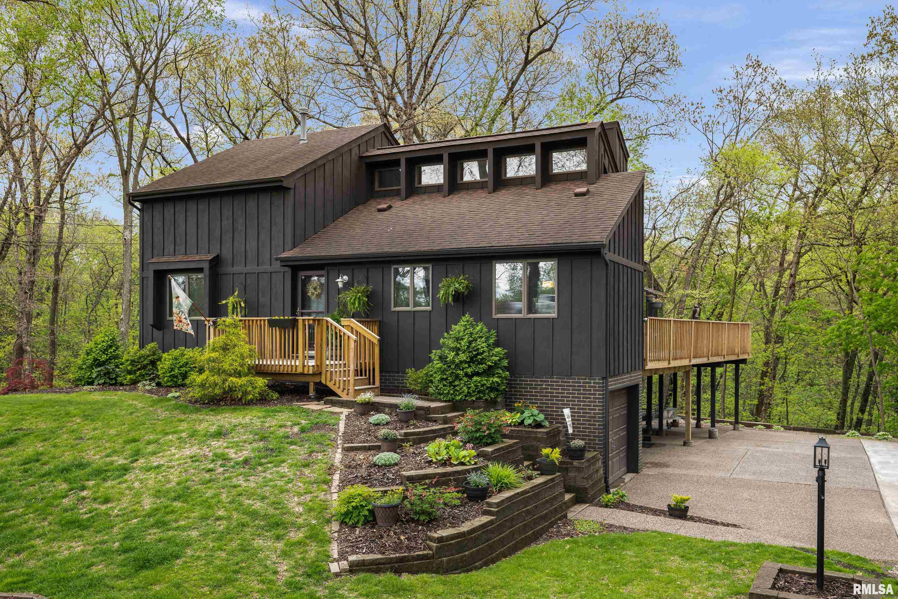 703 1st Street Property Photo 1