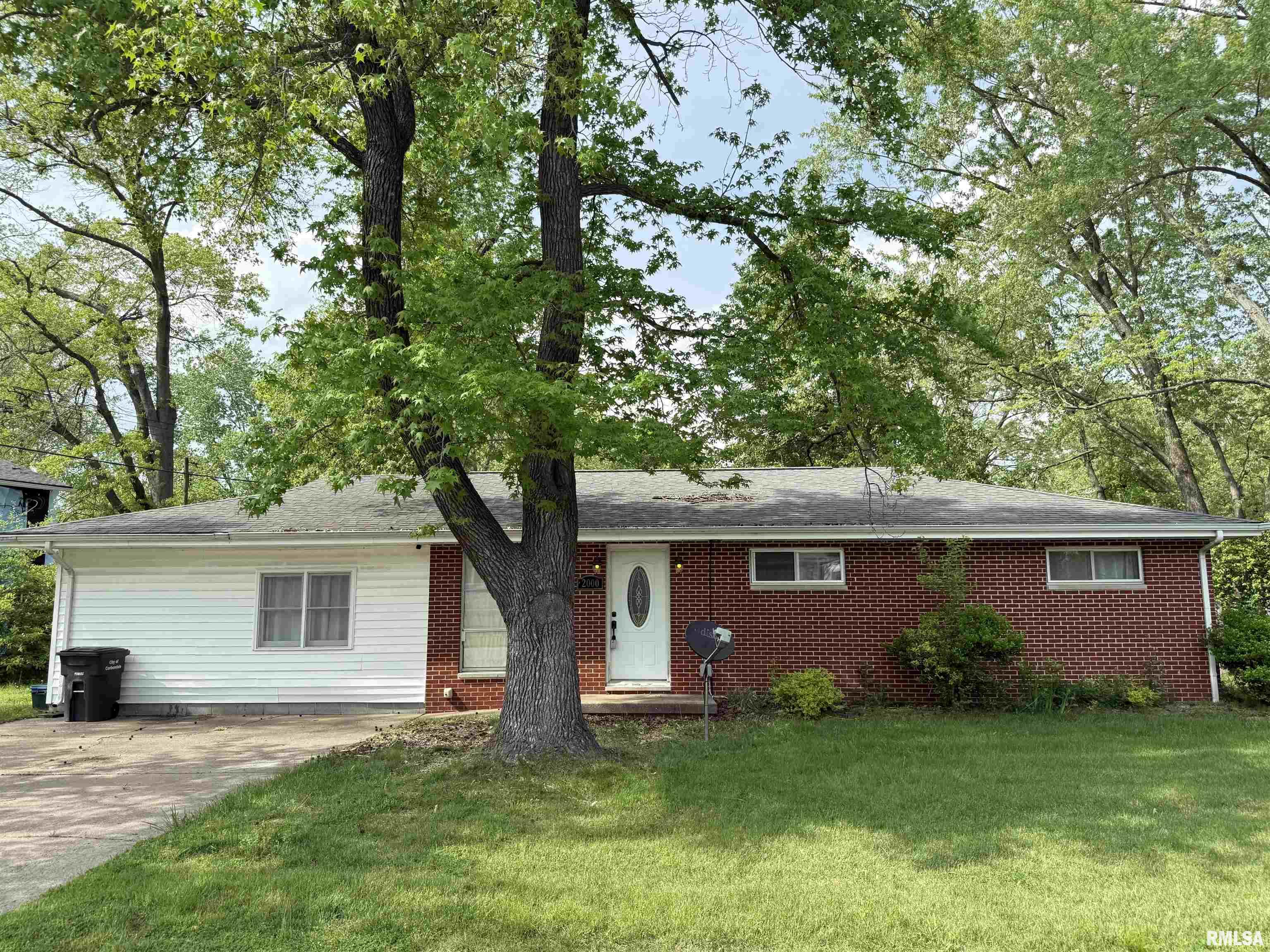 2000 W GRAY Drive