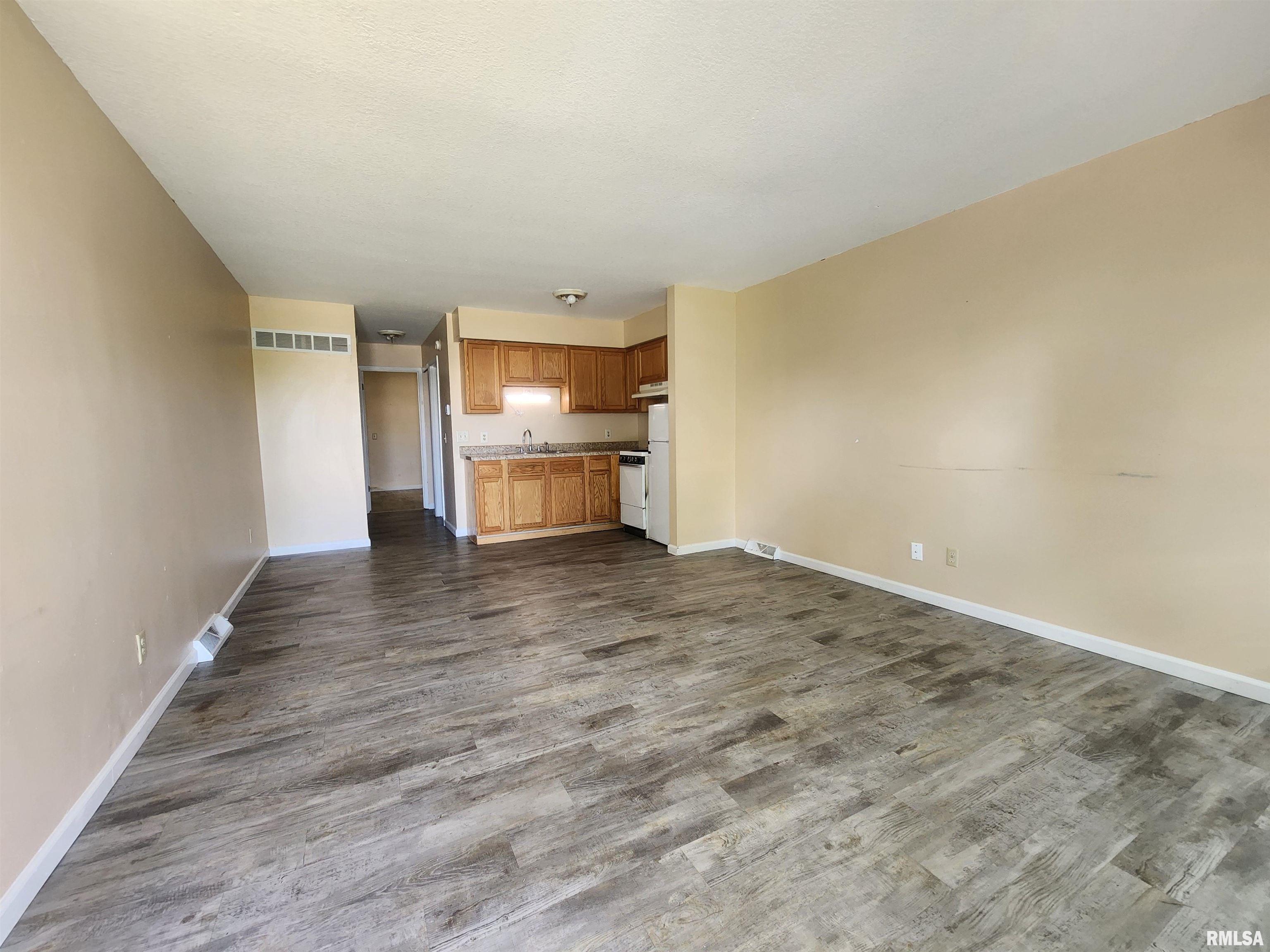 3206 Heatherton Drive Property Photo 8