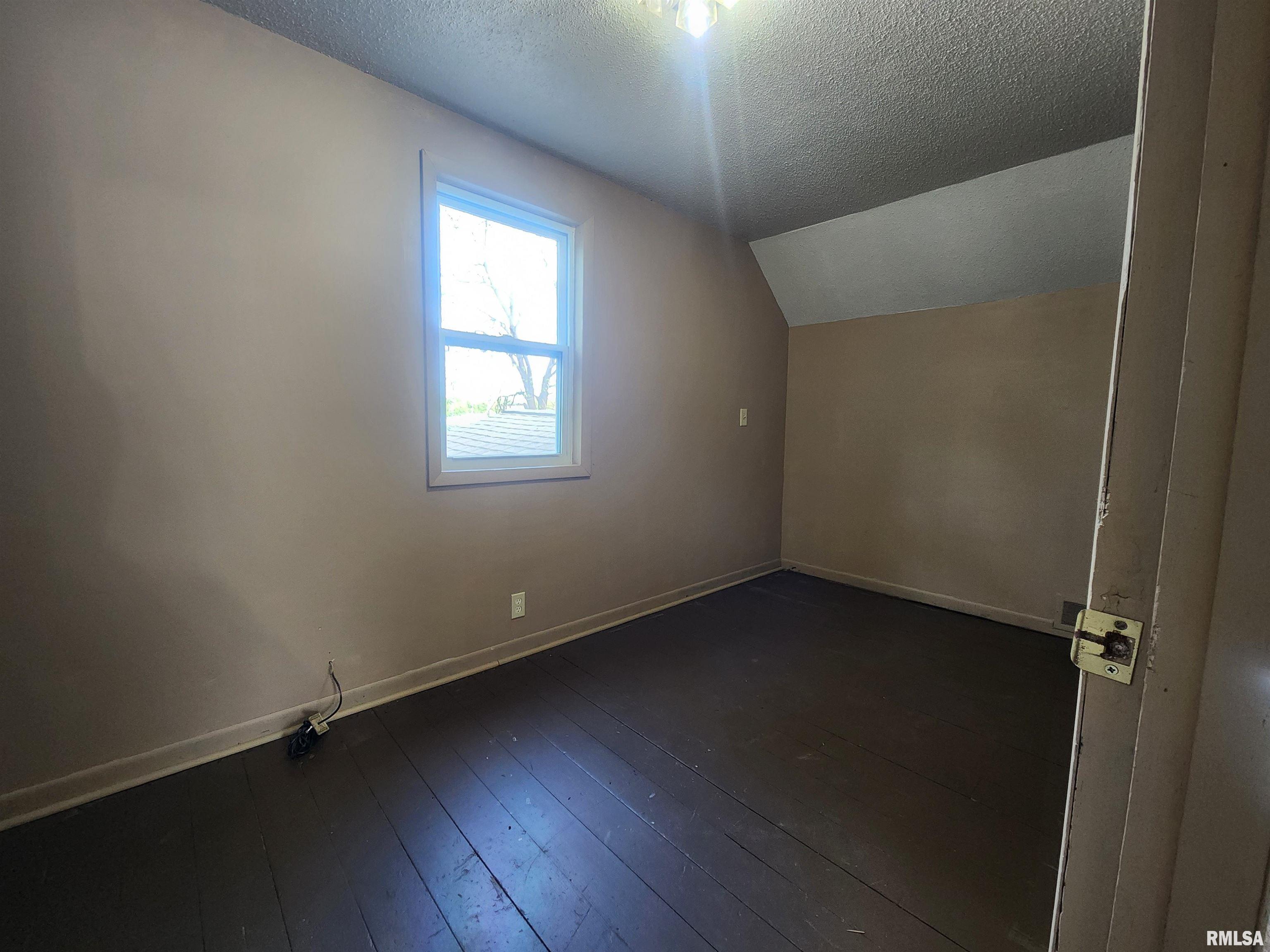 3206 Heatherton Drive Property Photo 11