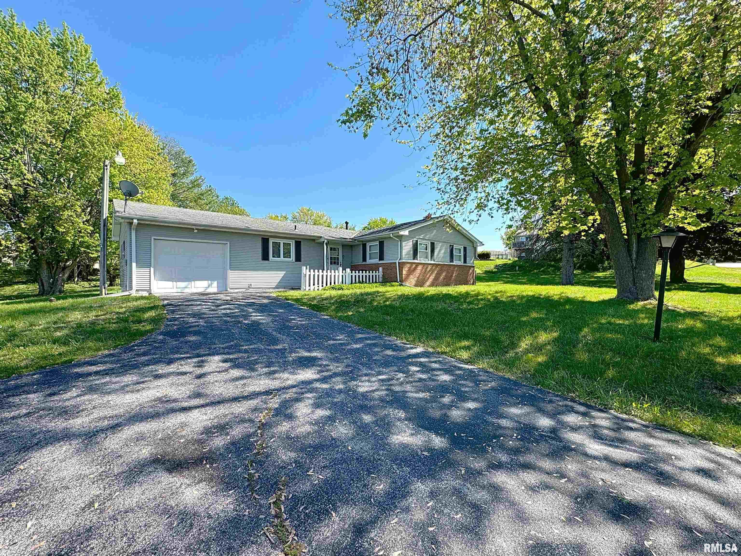 8405 Ridgewood Road Property Photo