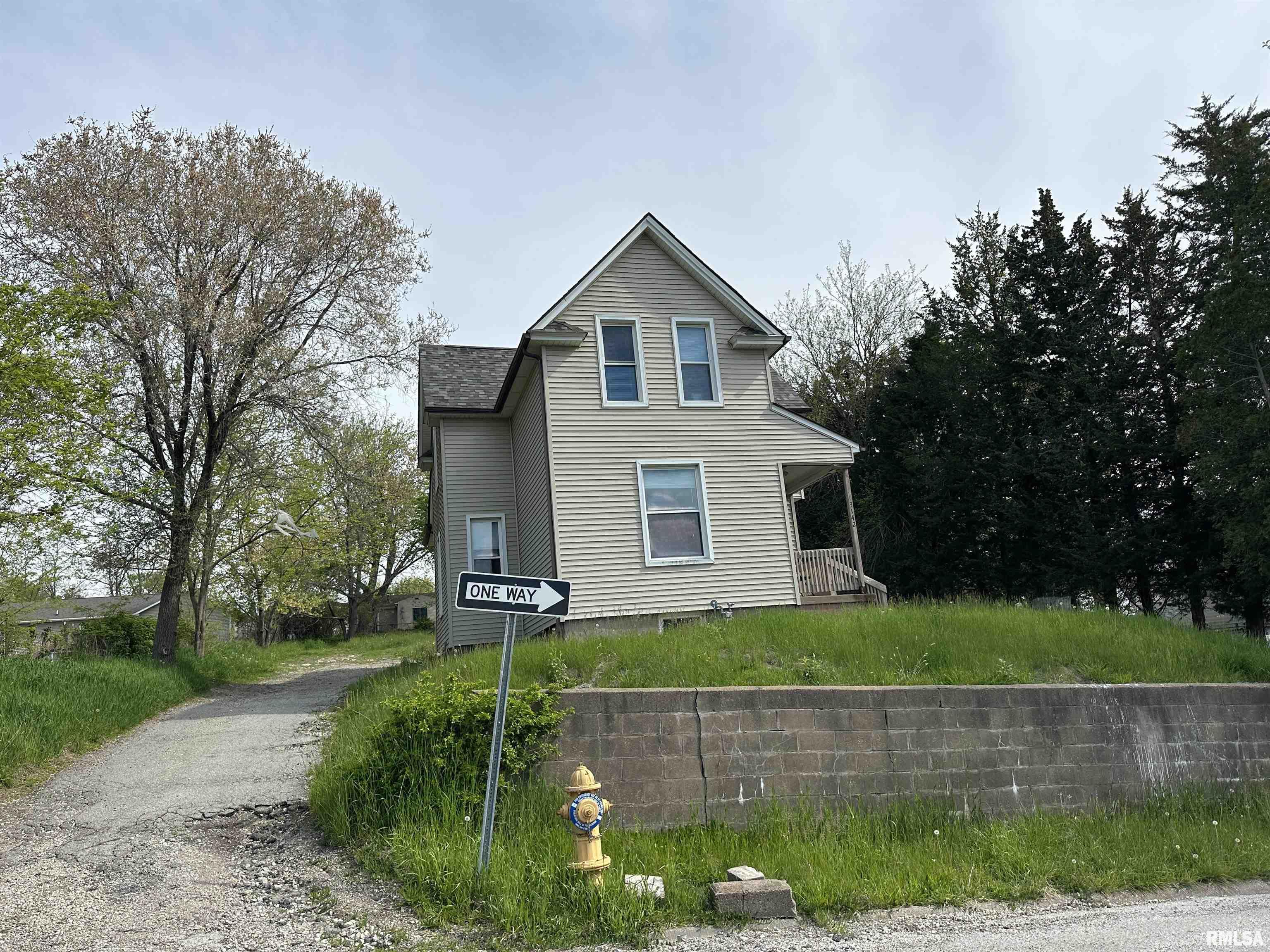 3142 Fairview Street Property Photo 1
