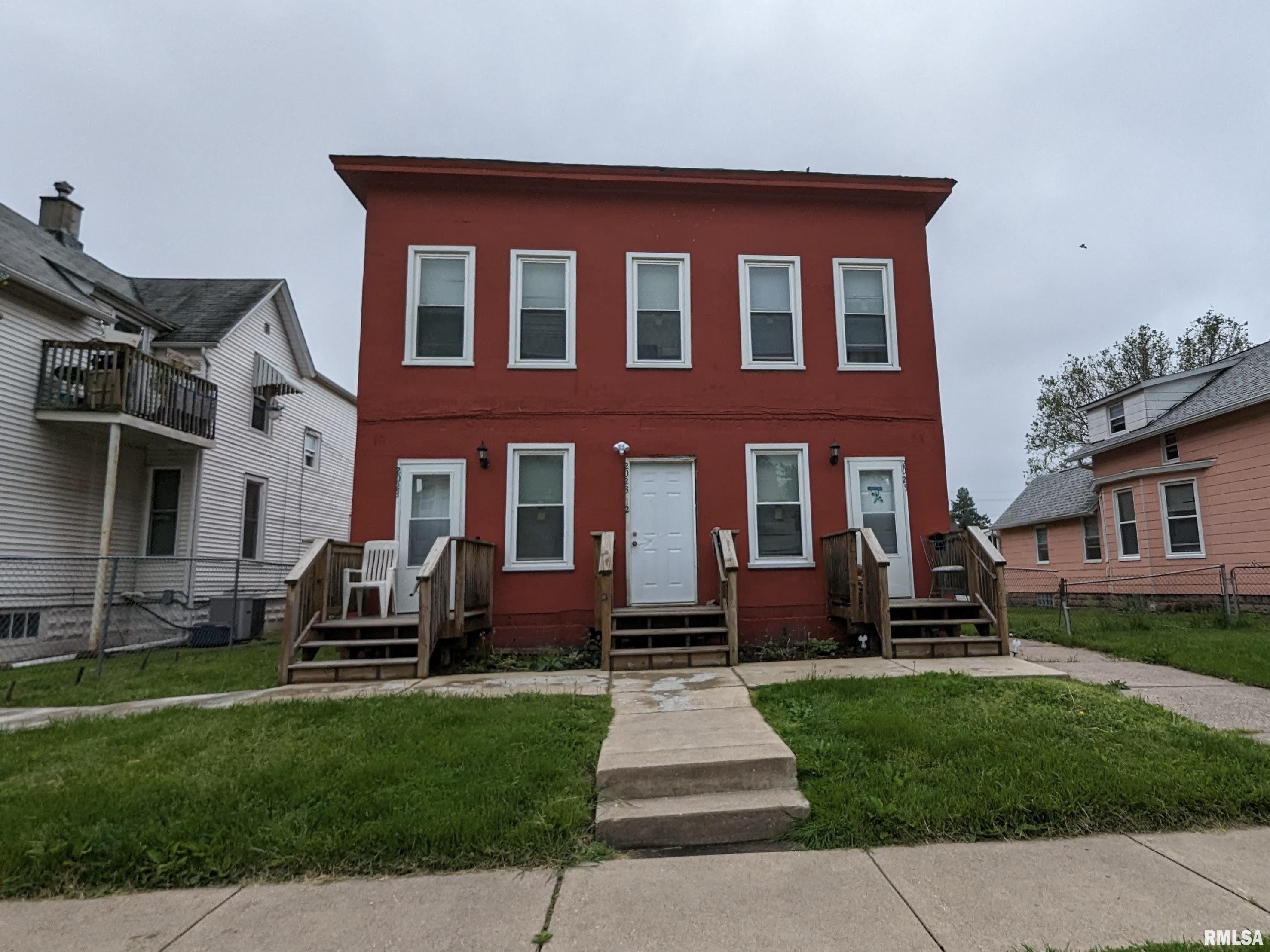 2023 W 6th Street Property Photo 2