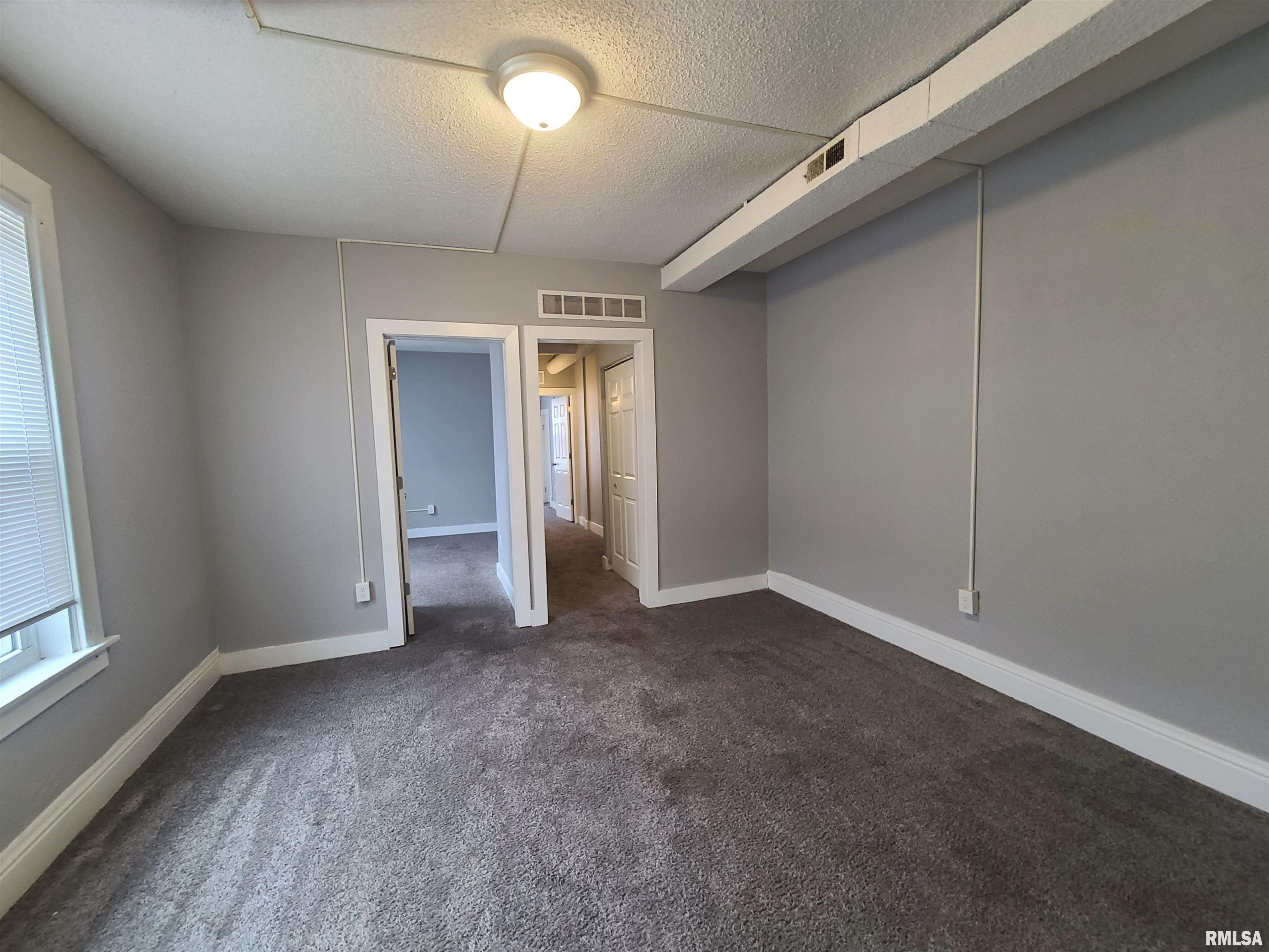 2023 W 6th Street Property Photo 6