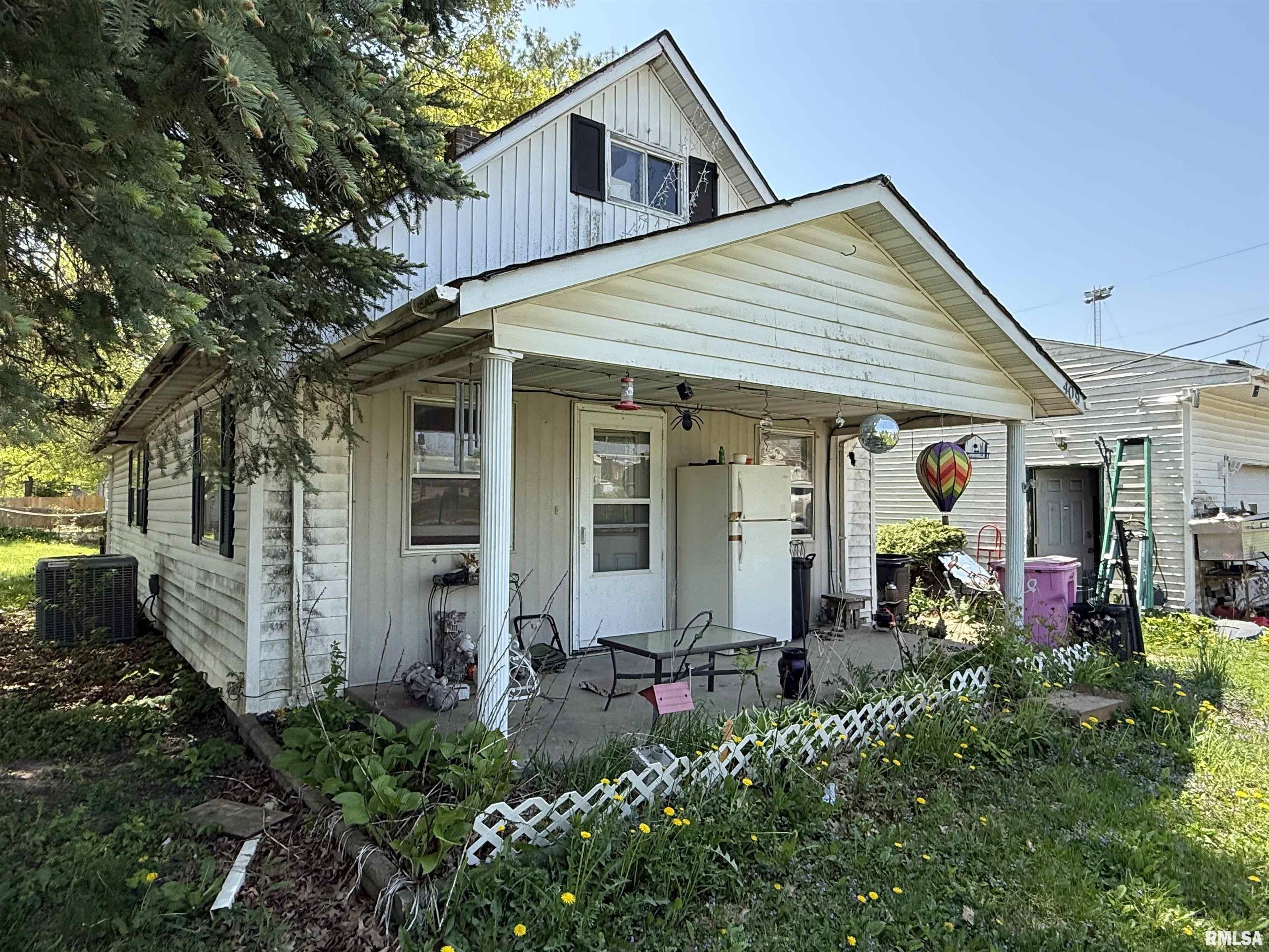 409 & 411 1st Street Property Photo 1