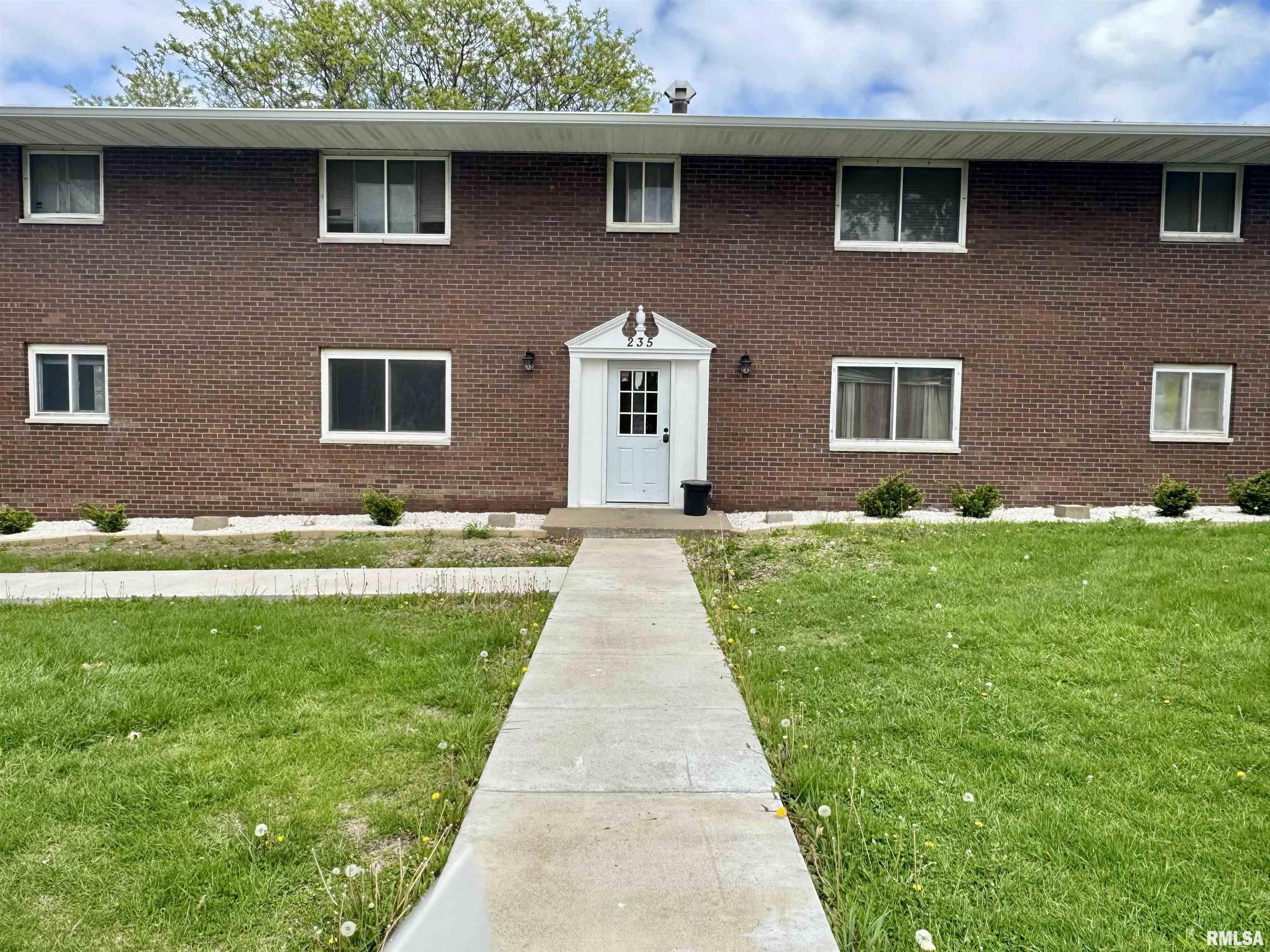 235 12th Street Property Photo 1