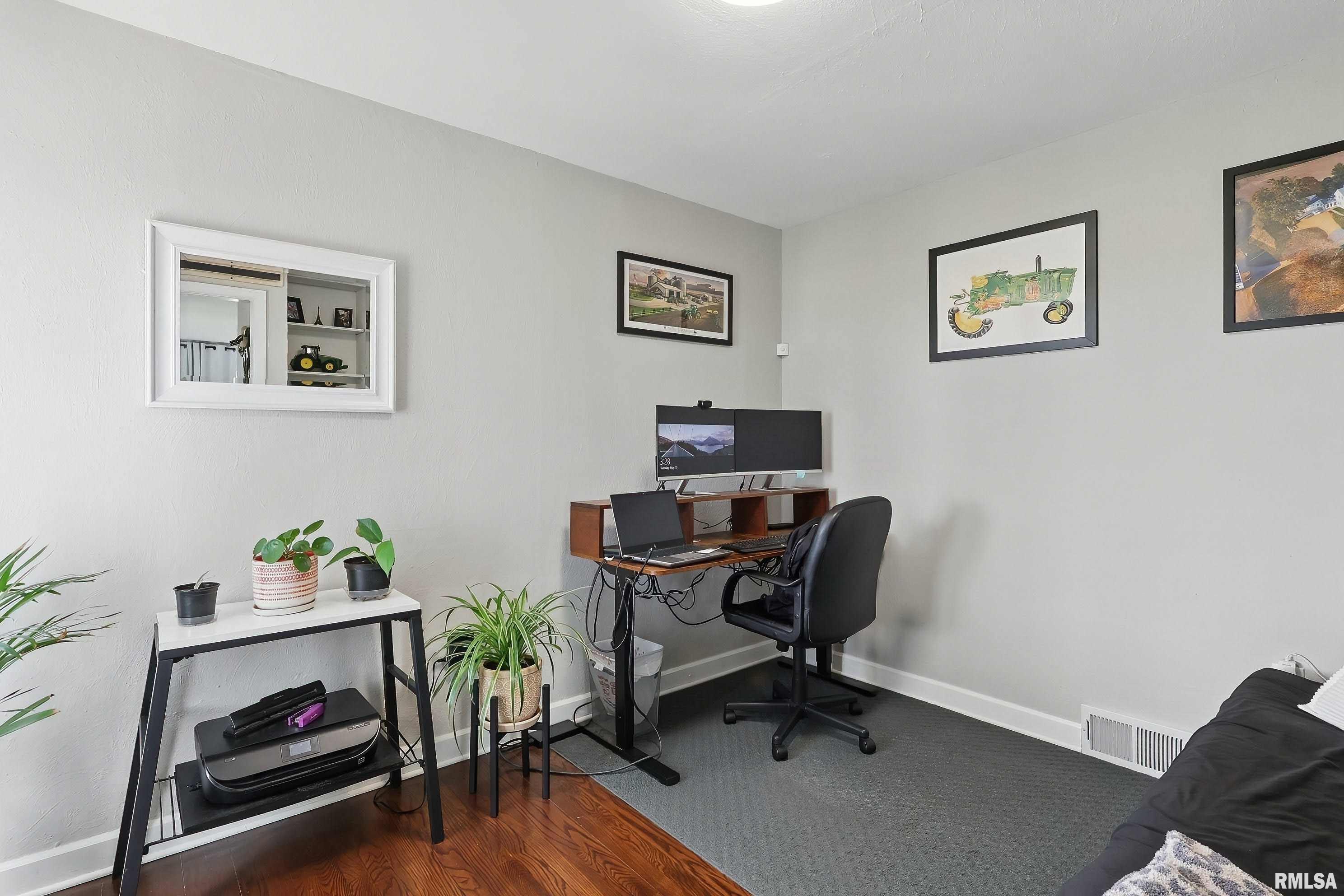 13218 300th Street Property Photo 6