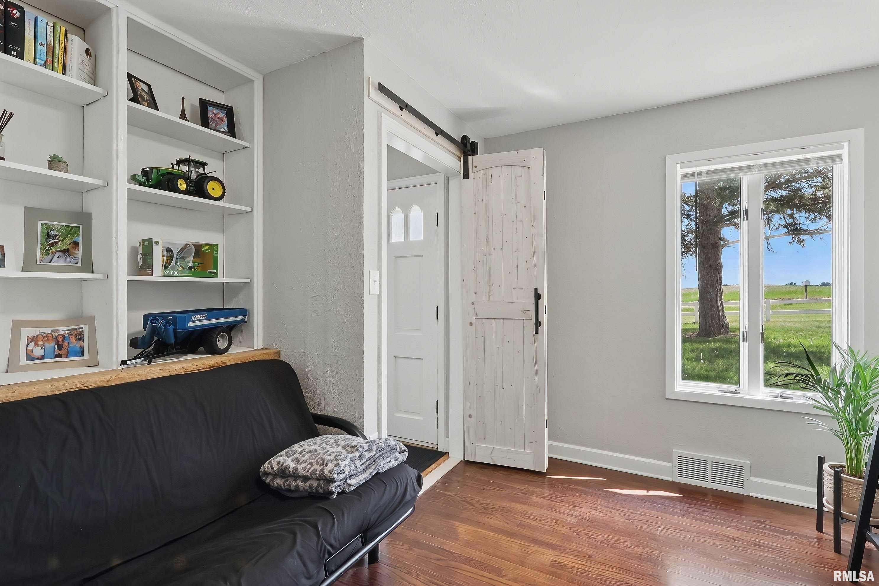 13218 300th Street Property Photo 7