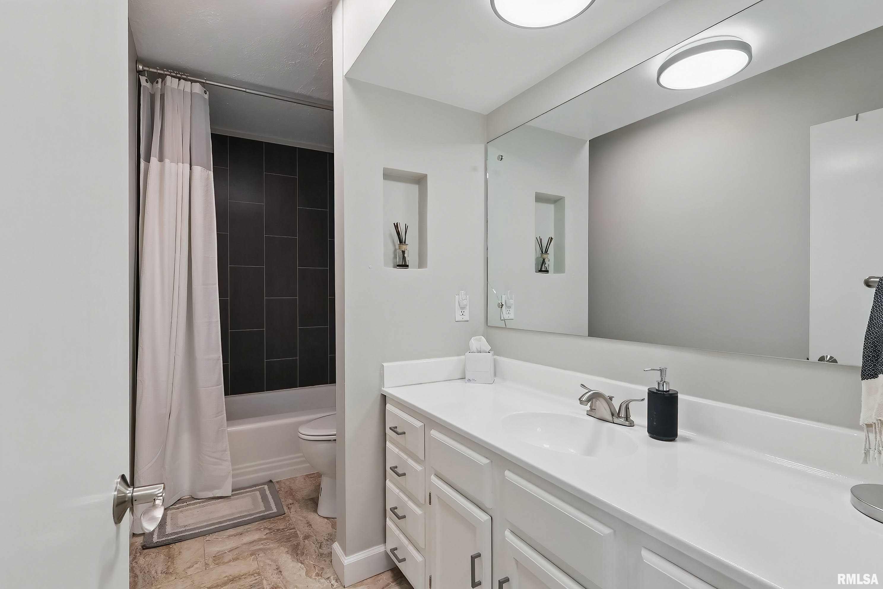 13218 300th Street Property Photo 18