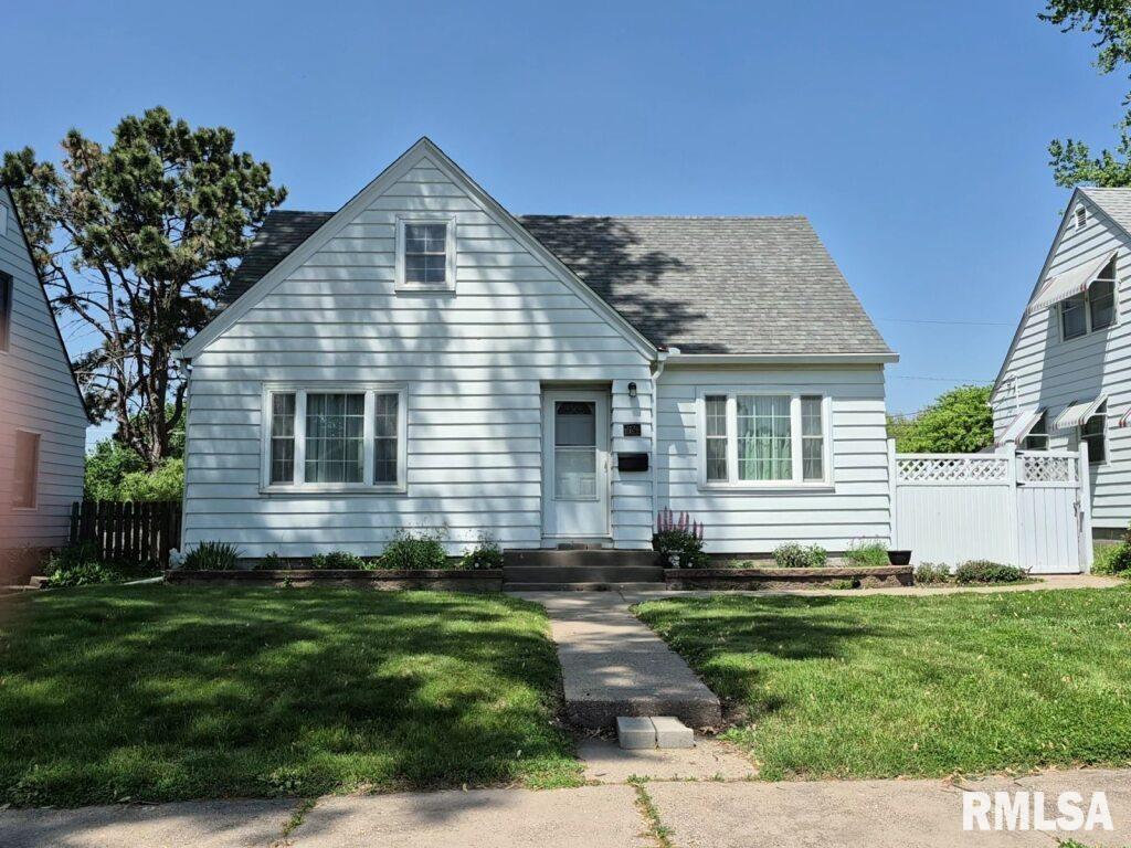 2124 E LOMBARD Street