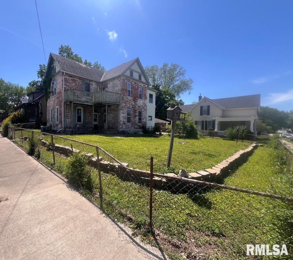 1030 Washington Street Property Photo 2