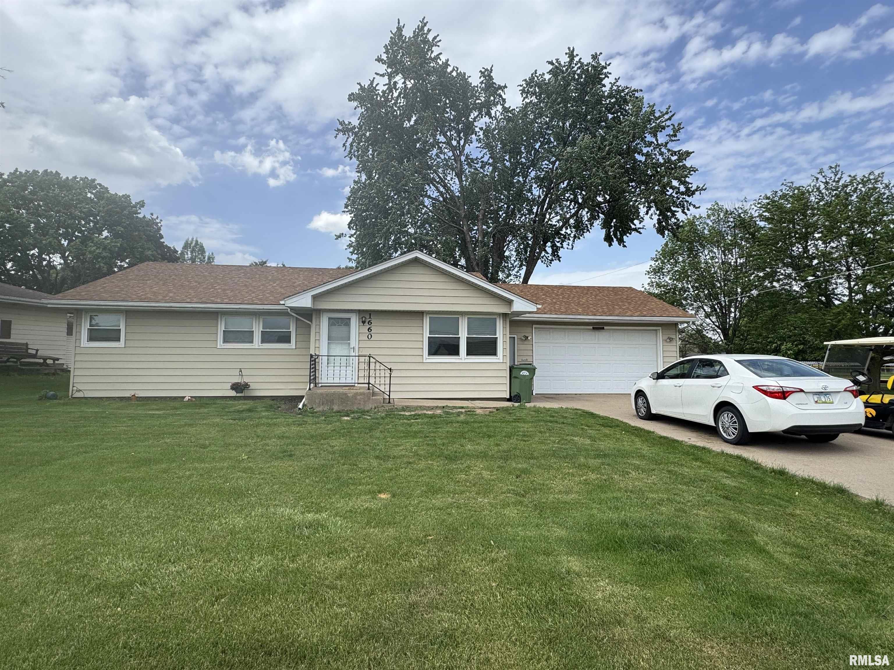 1660 27th Avenue South Property Photo 1