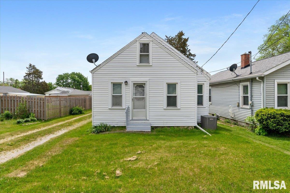 1812 27 1/2 Avenue Property Photo 1