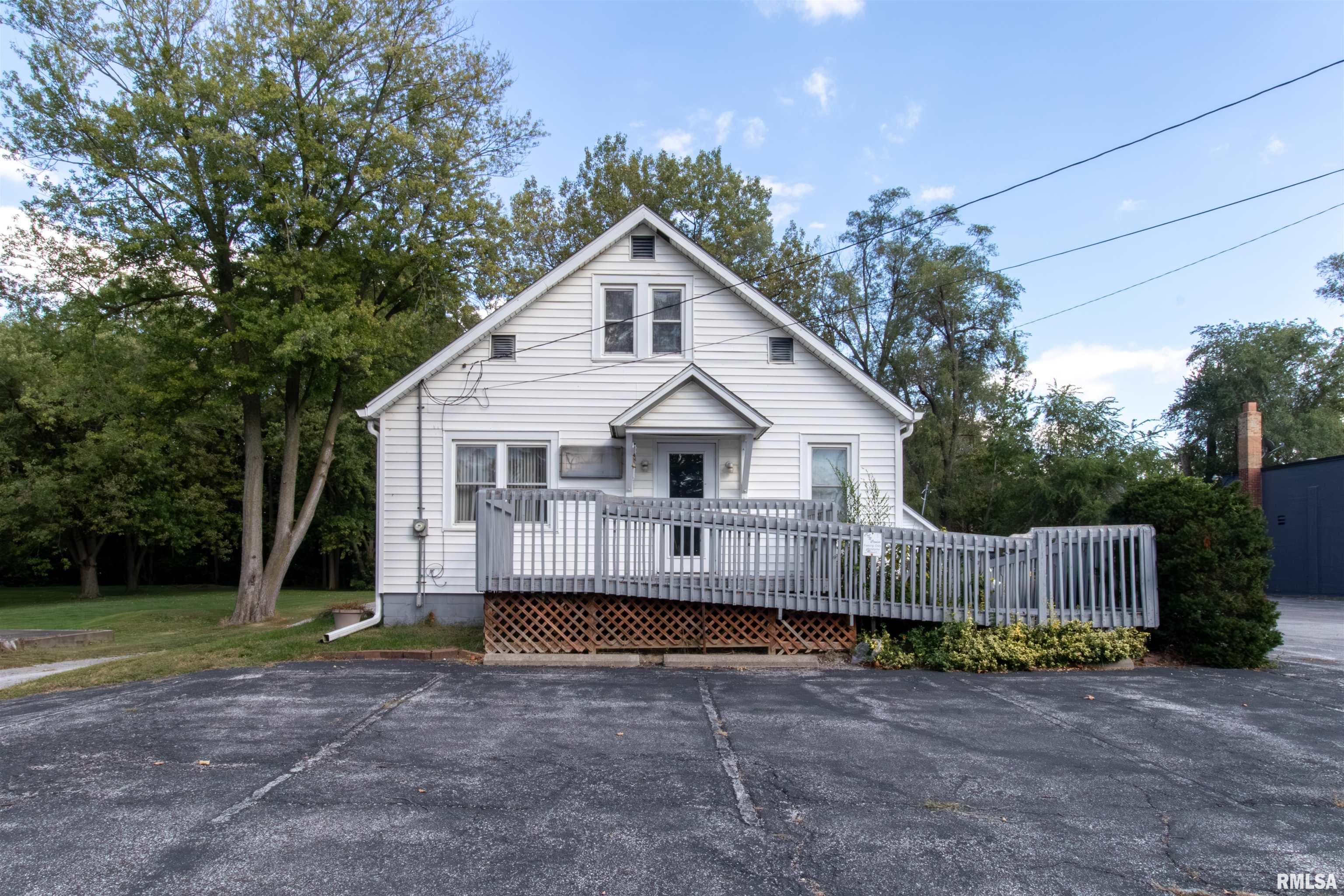 635 1st Street Property Photo 1