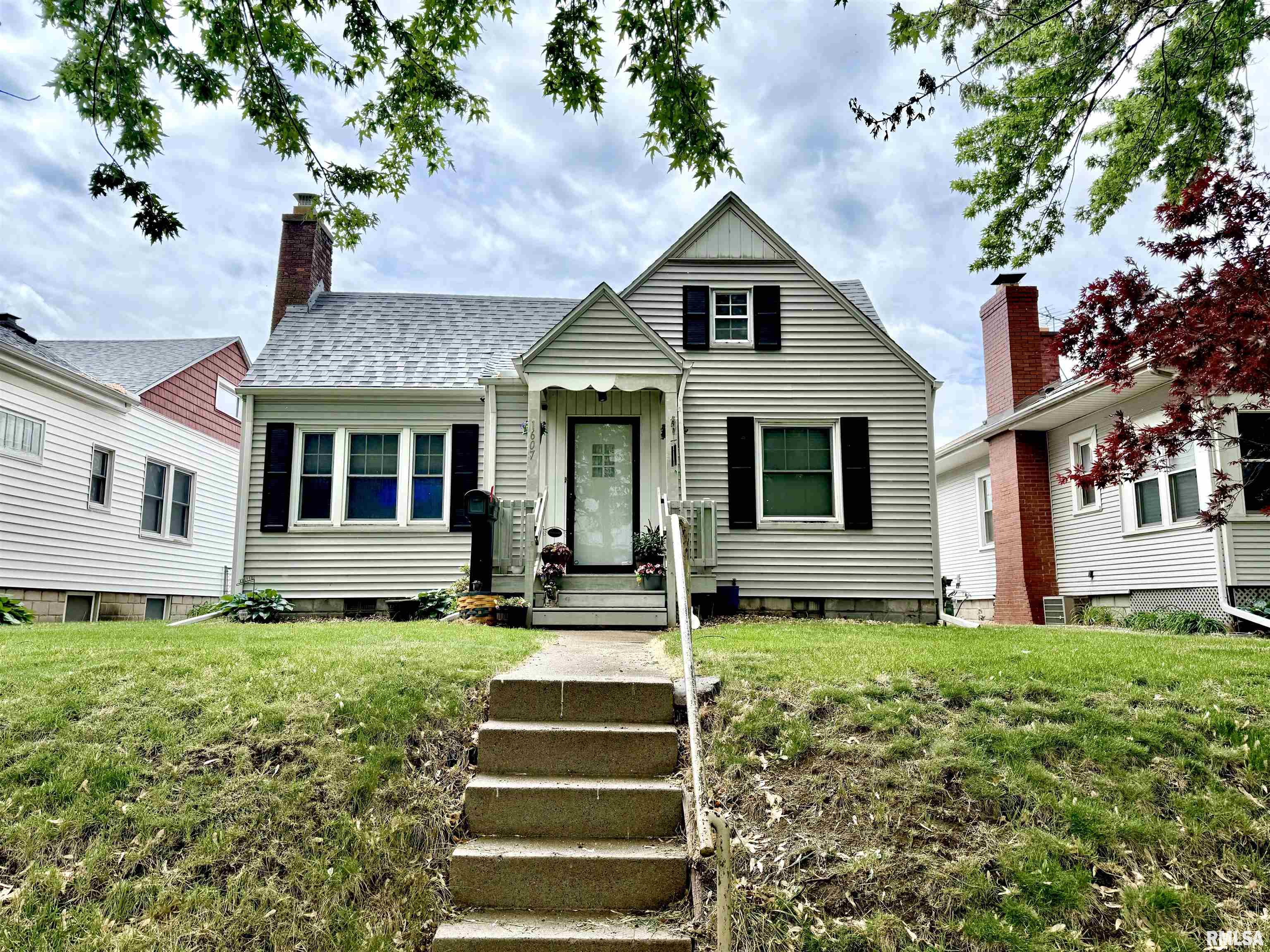 1607 18th Street C Property Photo 1