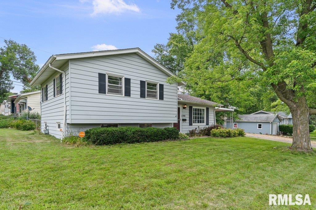 908 HILLSIDE Drive