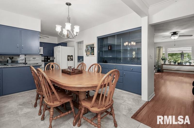 1825 W 38th Place Property Photo 4