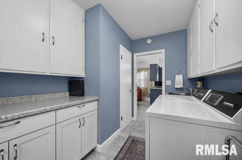 1825 W 38th Place Property Photo 9