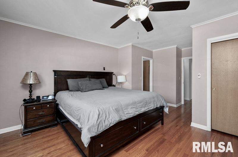 1825 W 38th Place Property Photo 13