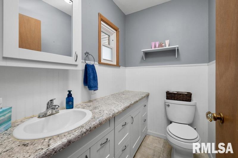 1825 W 38th Place Property Photo 15