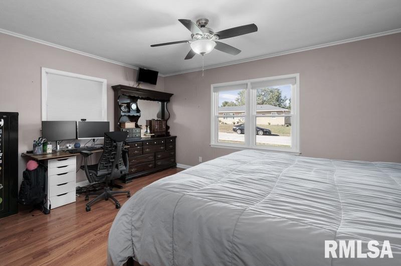 1825 W 38th Place Property Photo 16