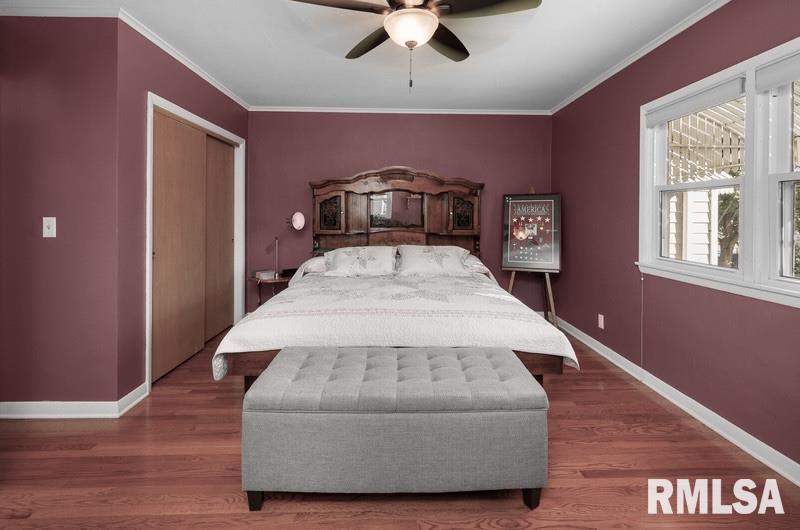 1825 W 38th Place Property Photo 18