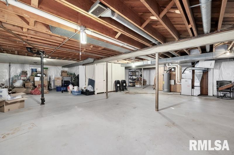 1825 W 38th Place Property Photo 21