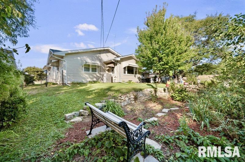 1825 W 38th Place Property Photo 27