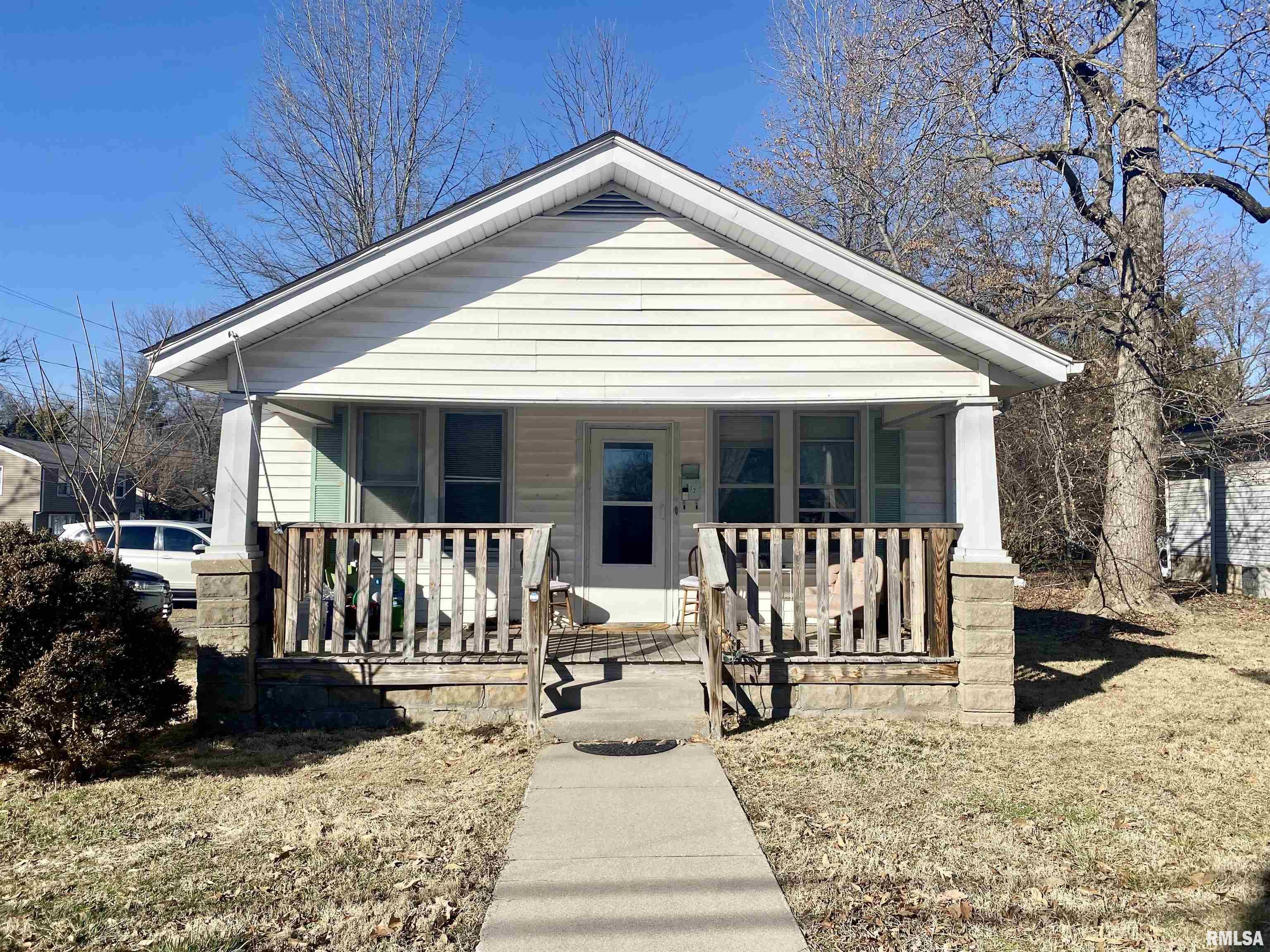 912 W Mill Street Property Photo 2