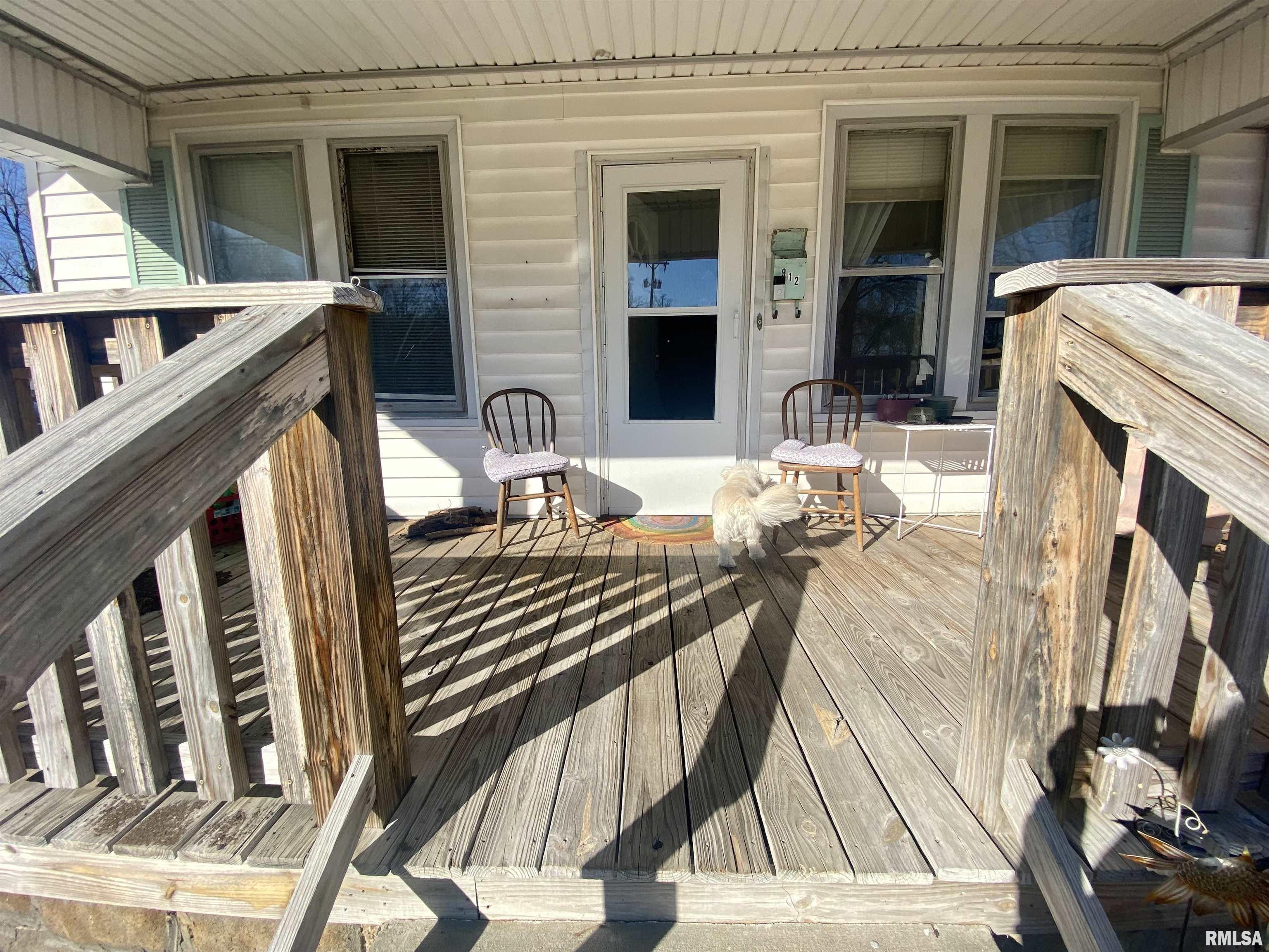 912 W Mill Street Property Photo 3