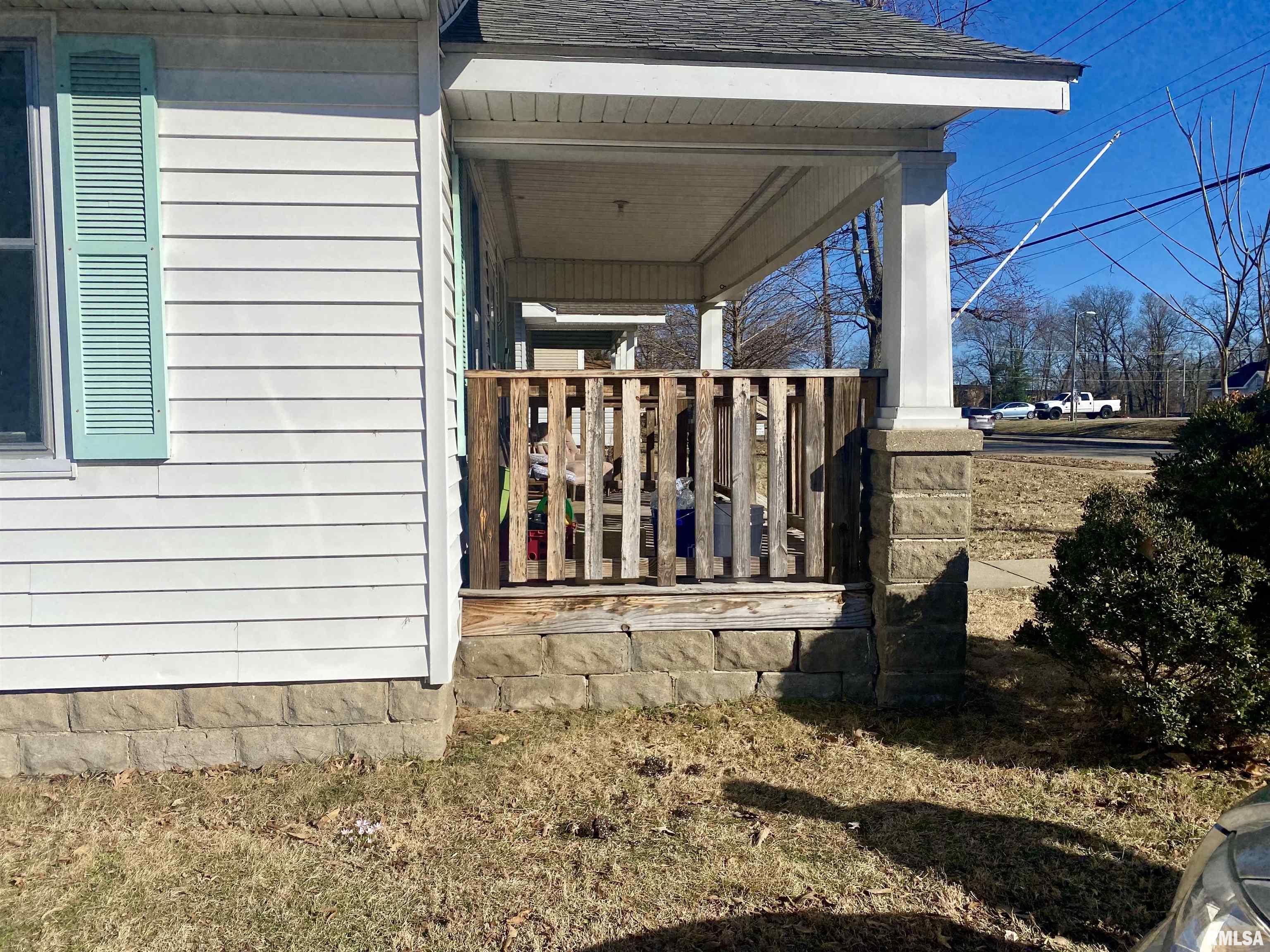 912 W Mill Street Property Photo 4
