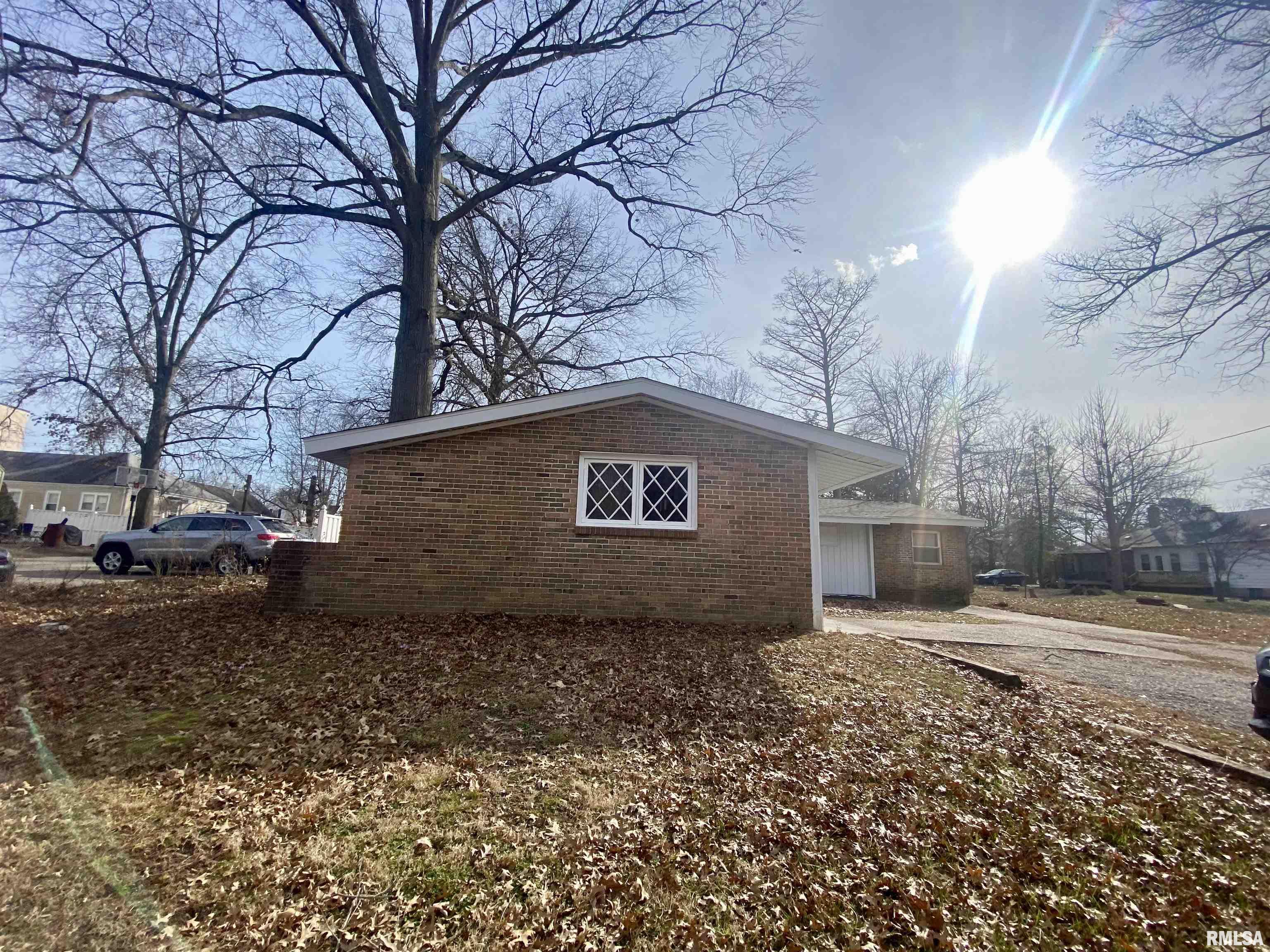 903 W Freeman Street Property Photo 4