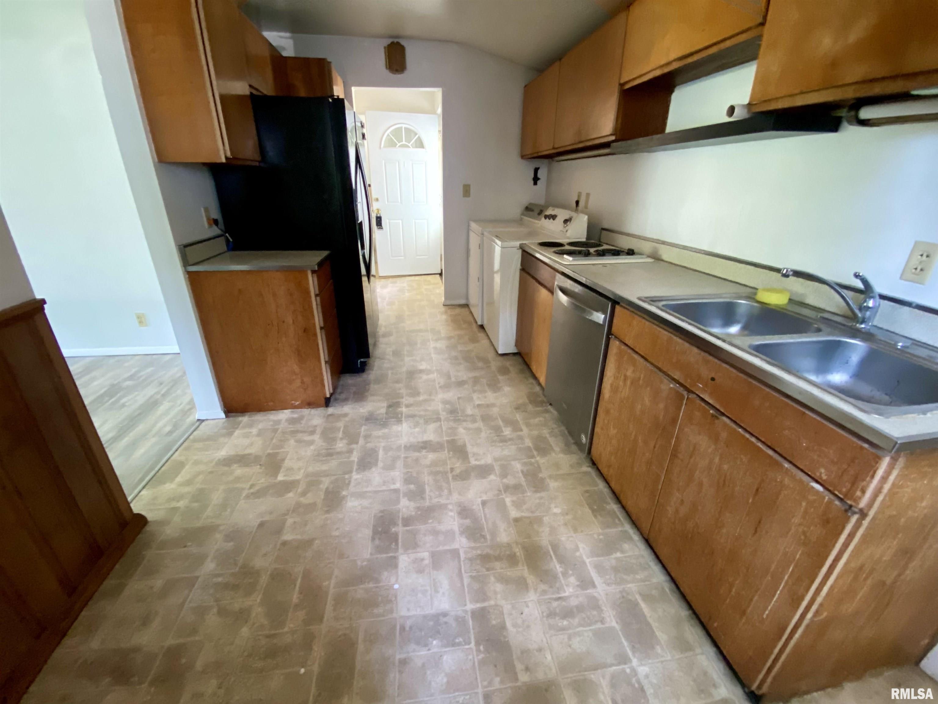 903 W Freeman Street Property Photo 9