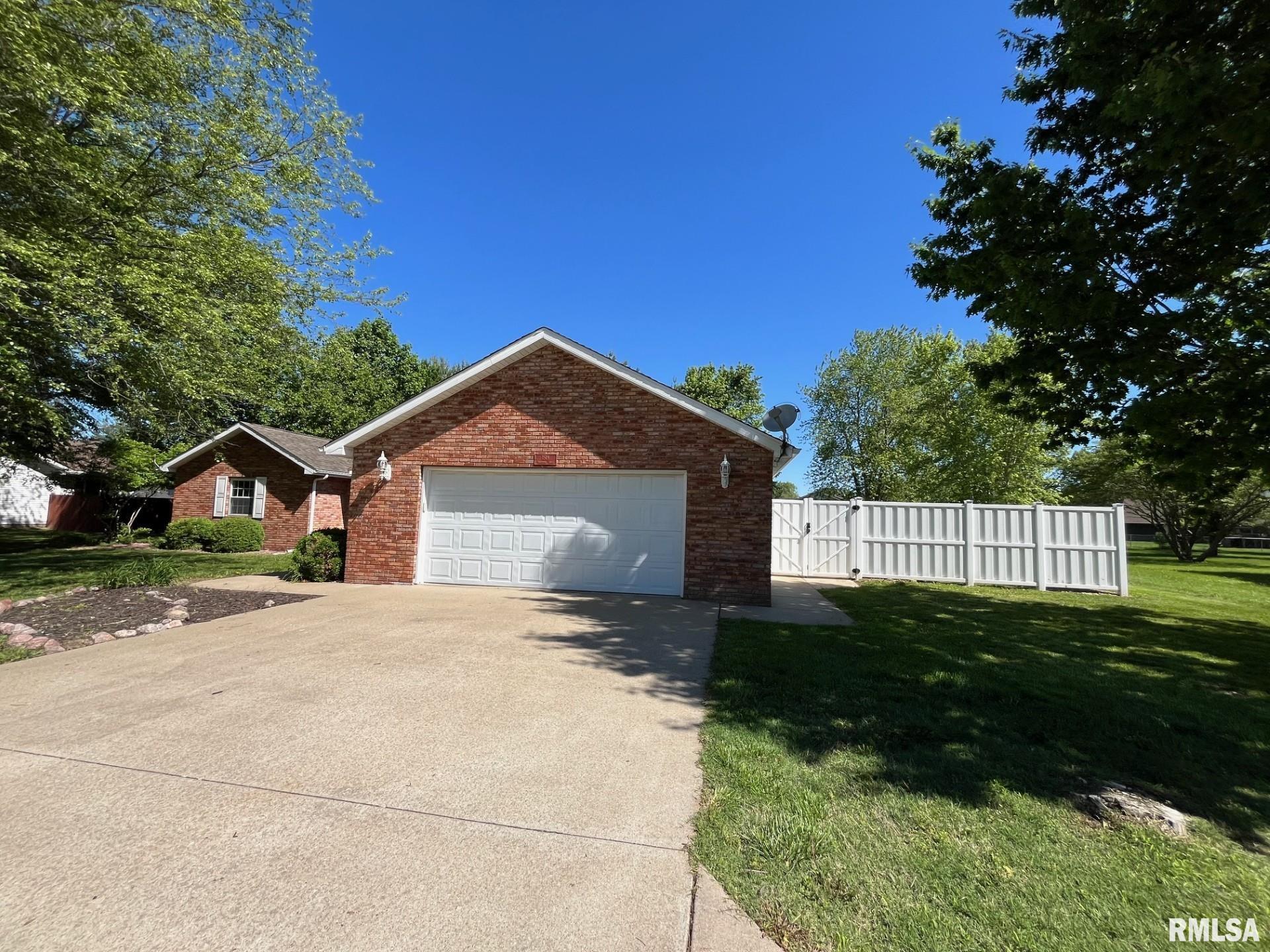 1518 Broeking Road Property Photo 2