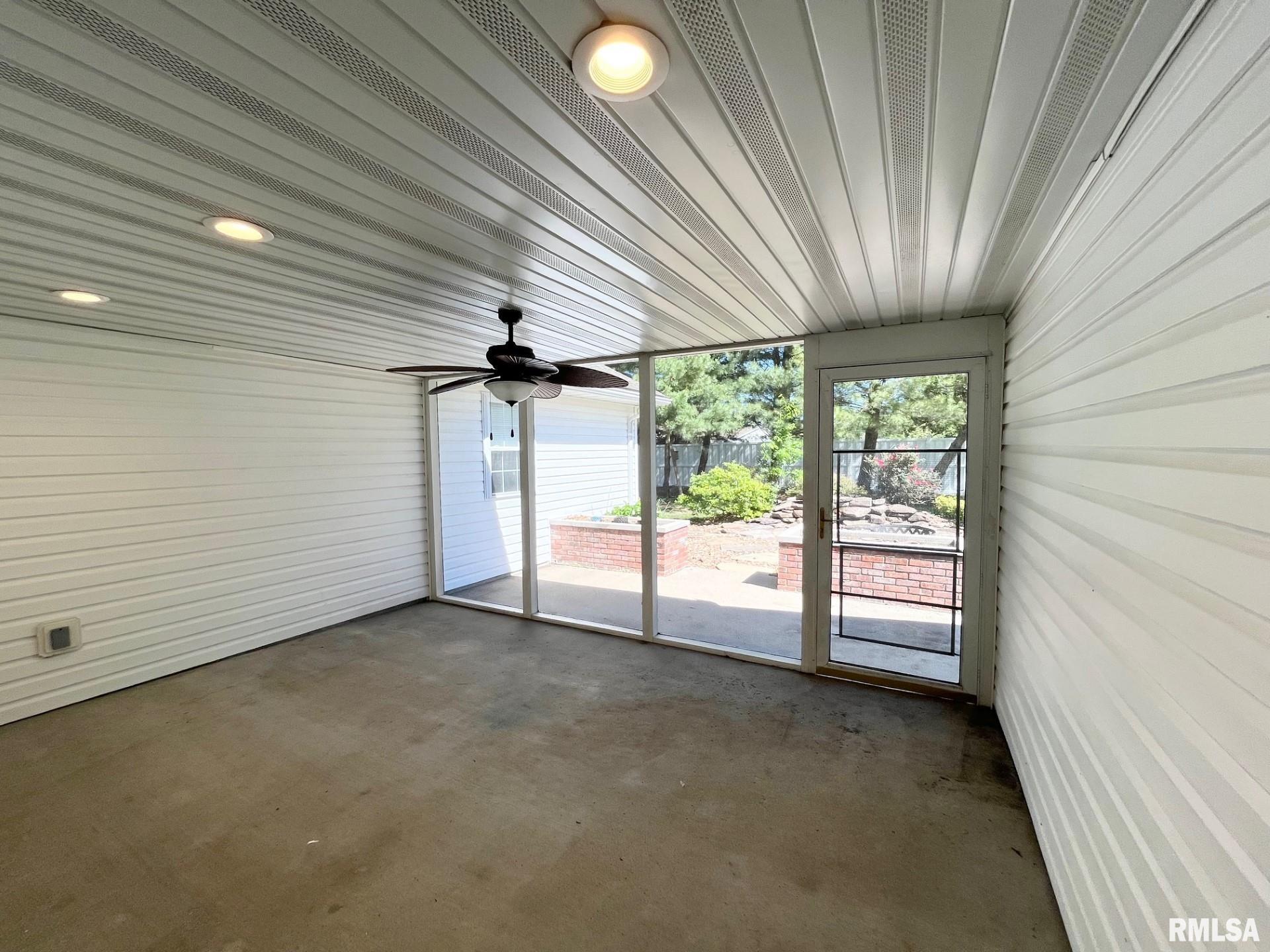 1518 Broeking Road Property Photo 8