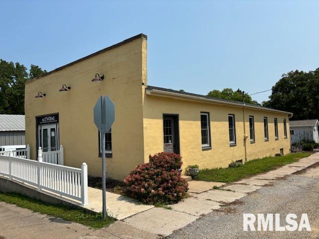 401 N Bishop Hill Street Property Photo