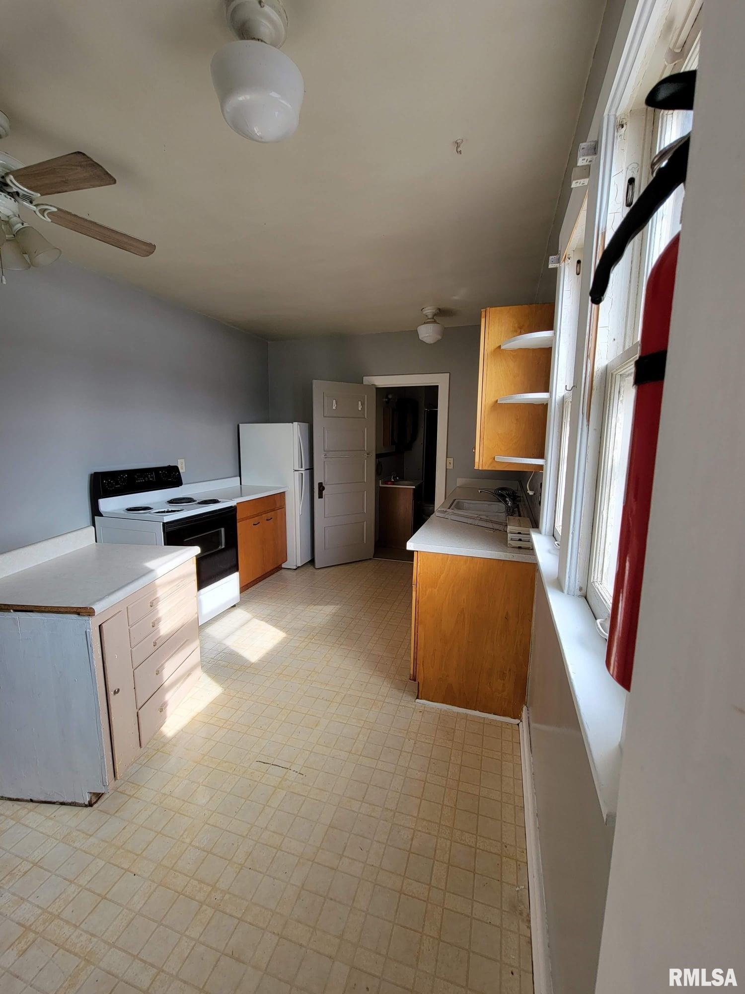 306 W 2nd Street Property Photo 18