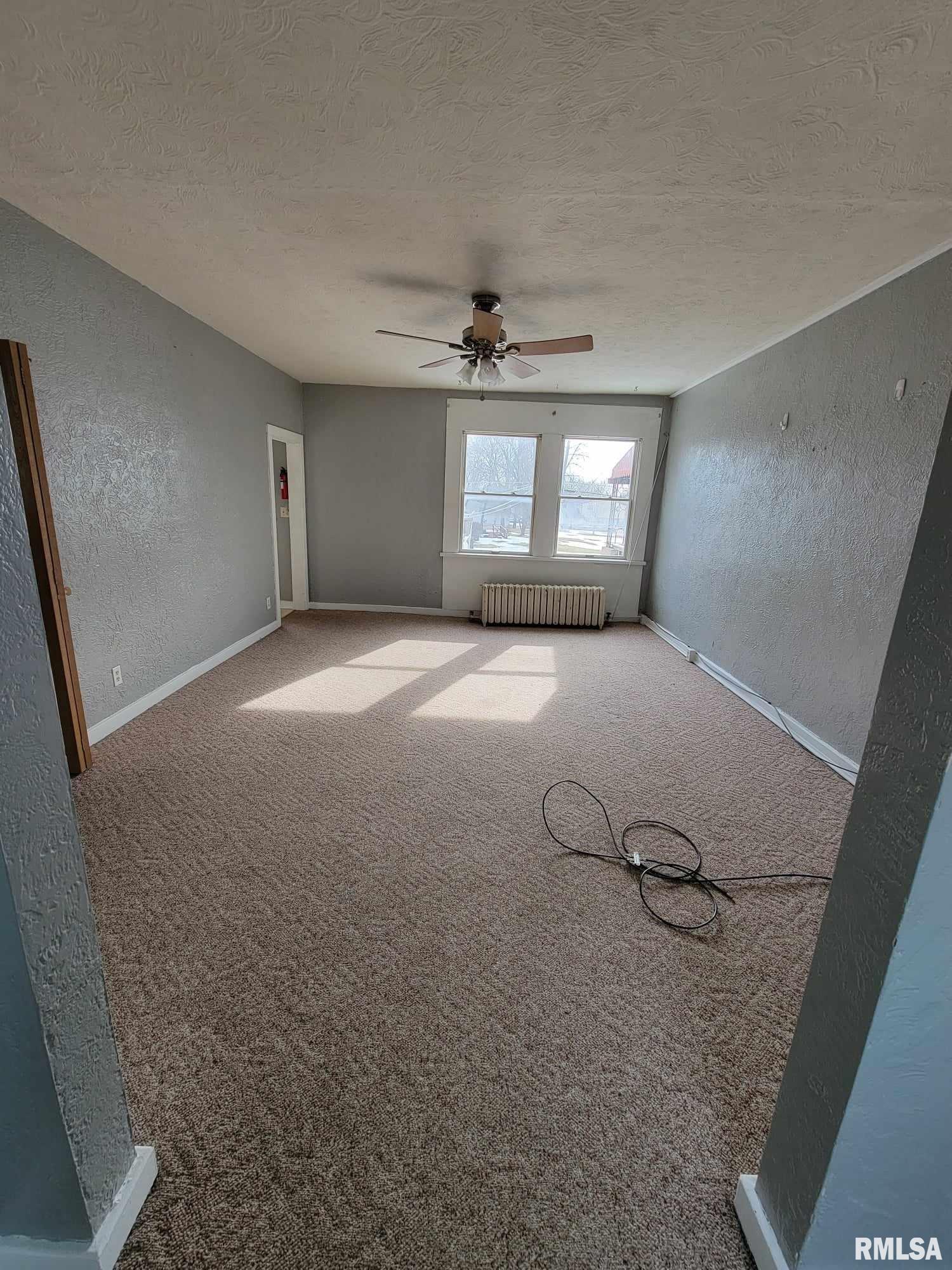 306 W 2nd Street Property Photo 20