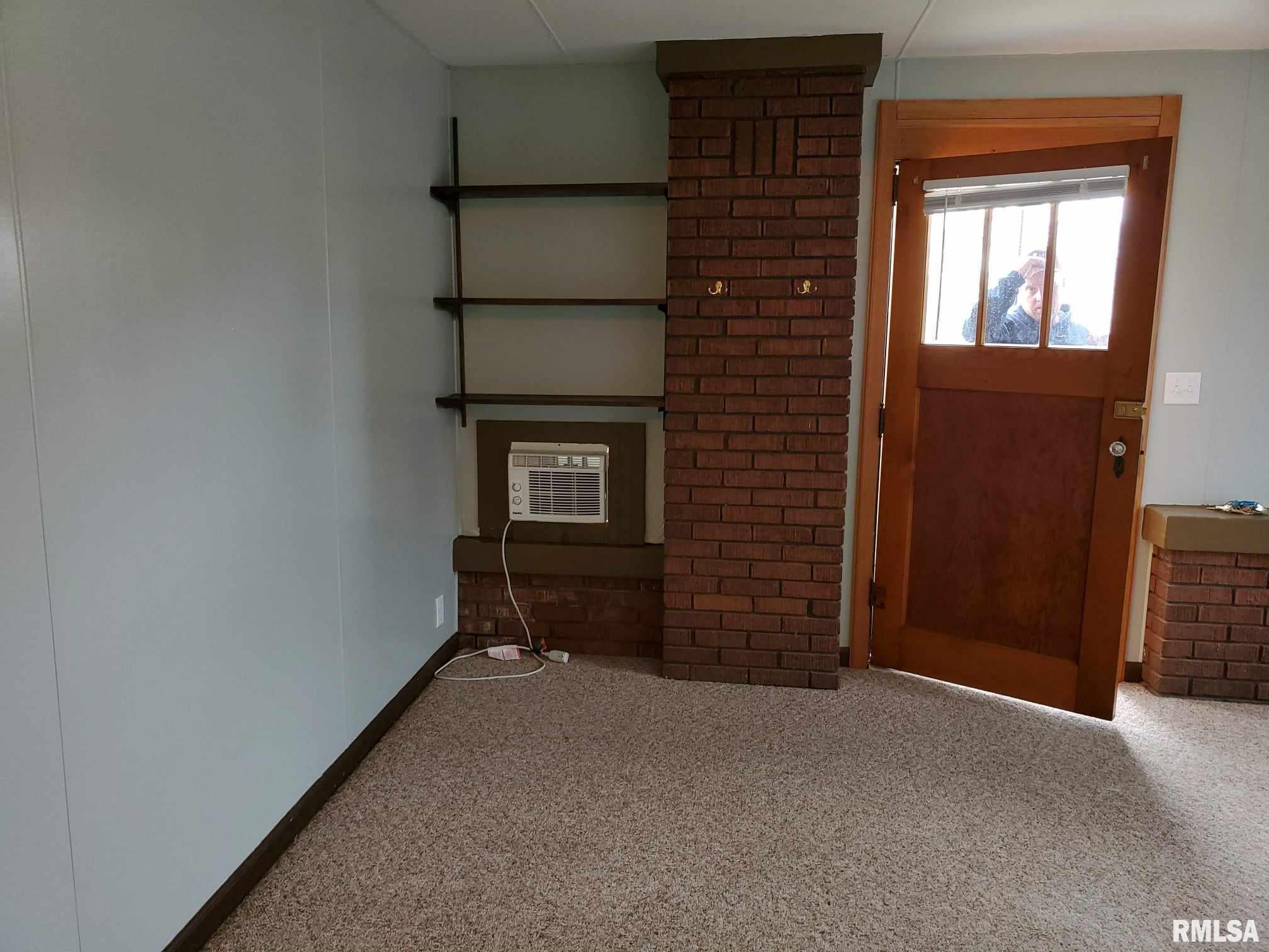 306 W 2nd Street Property Photo 27