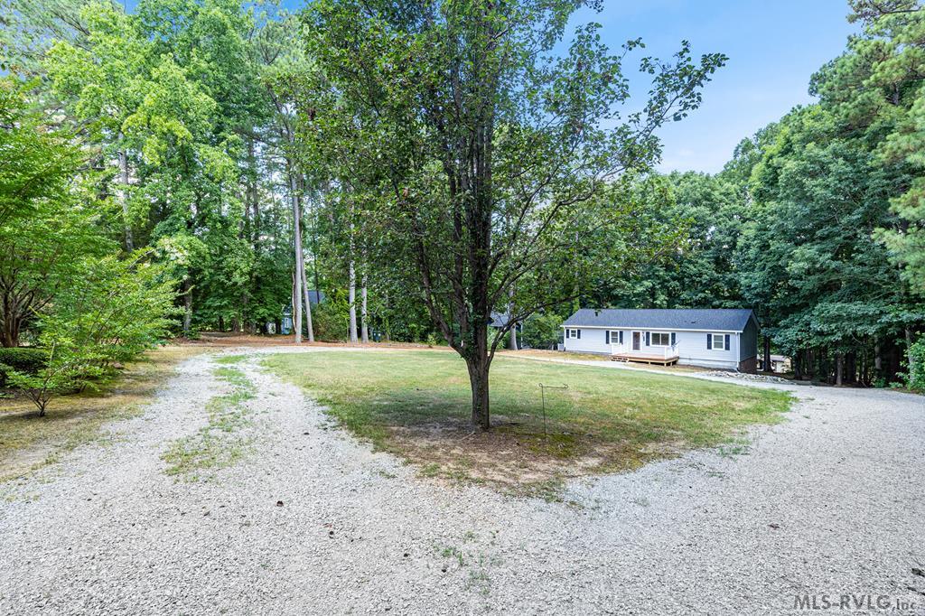134 Roanoke Dr Property Photo 3
